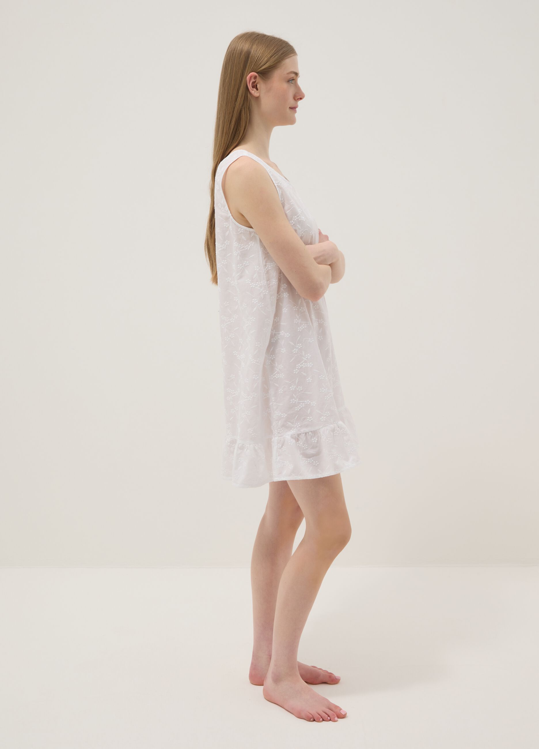 White sleeveless pure cotton nightdress with floral embroidery
