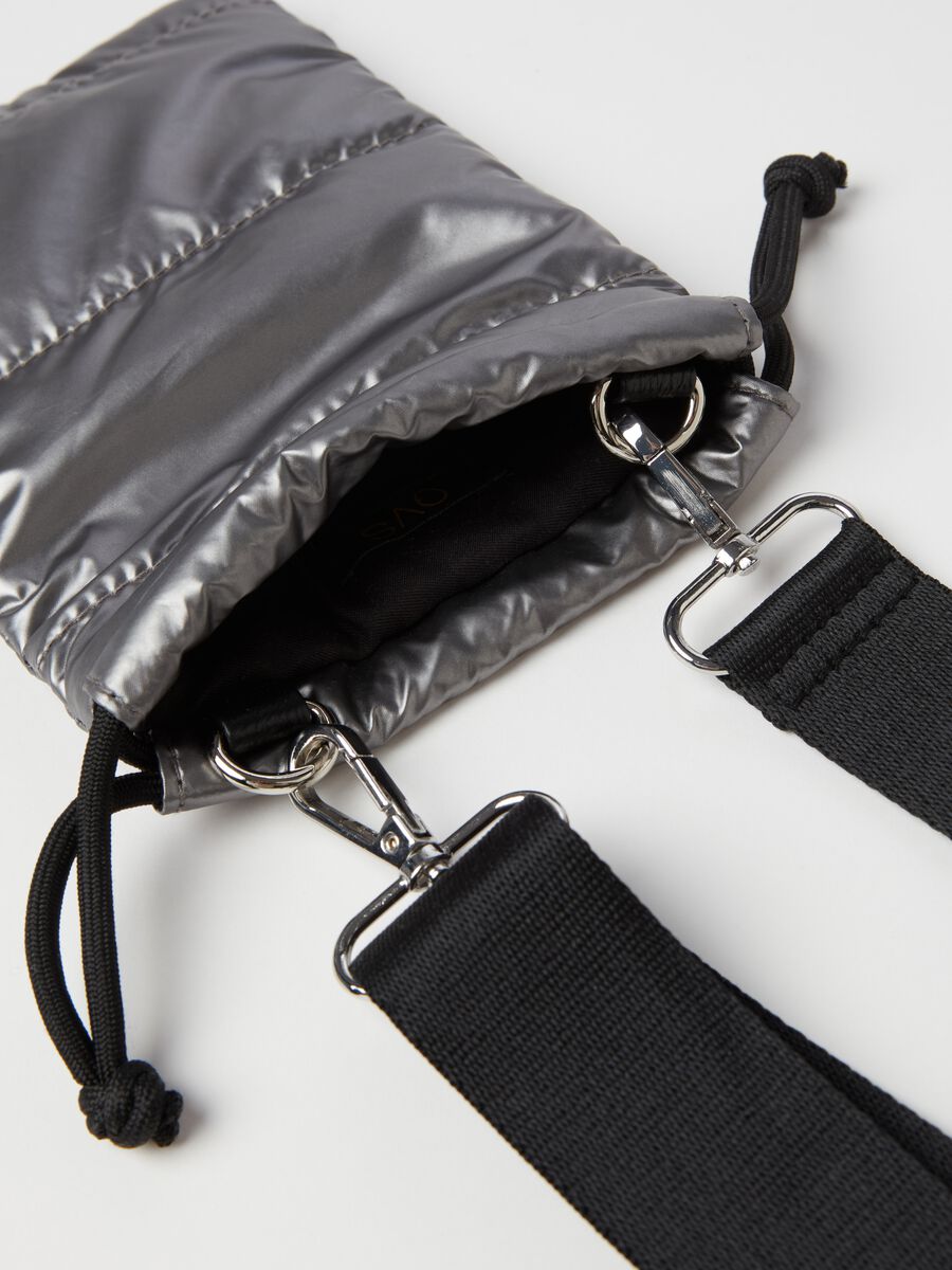 Metallic-effect quilted mobile phone holder_2