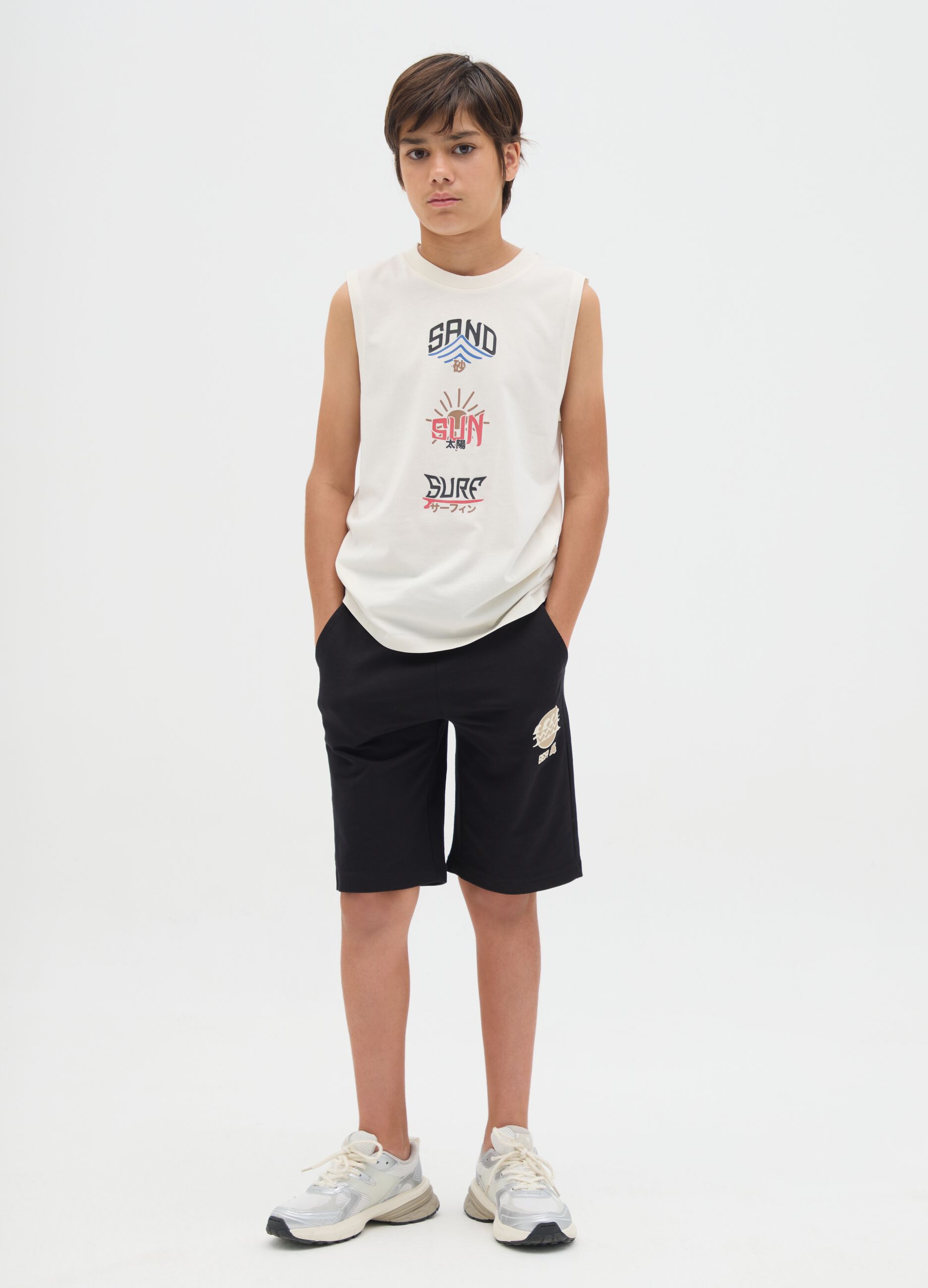 Pantaloni corti da ragazzo in puro cotone nero regular fit