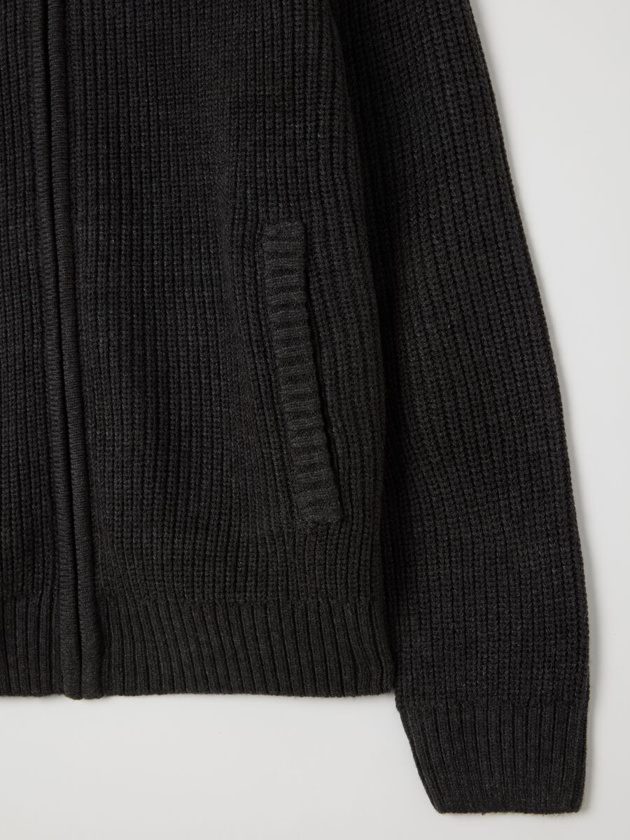 Black Cardigan with Zip Closure_1