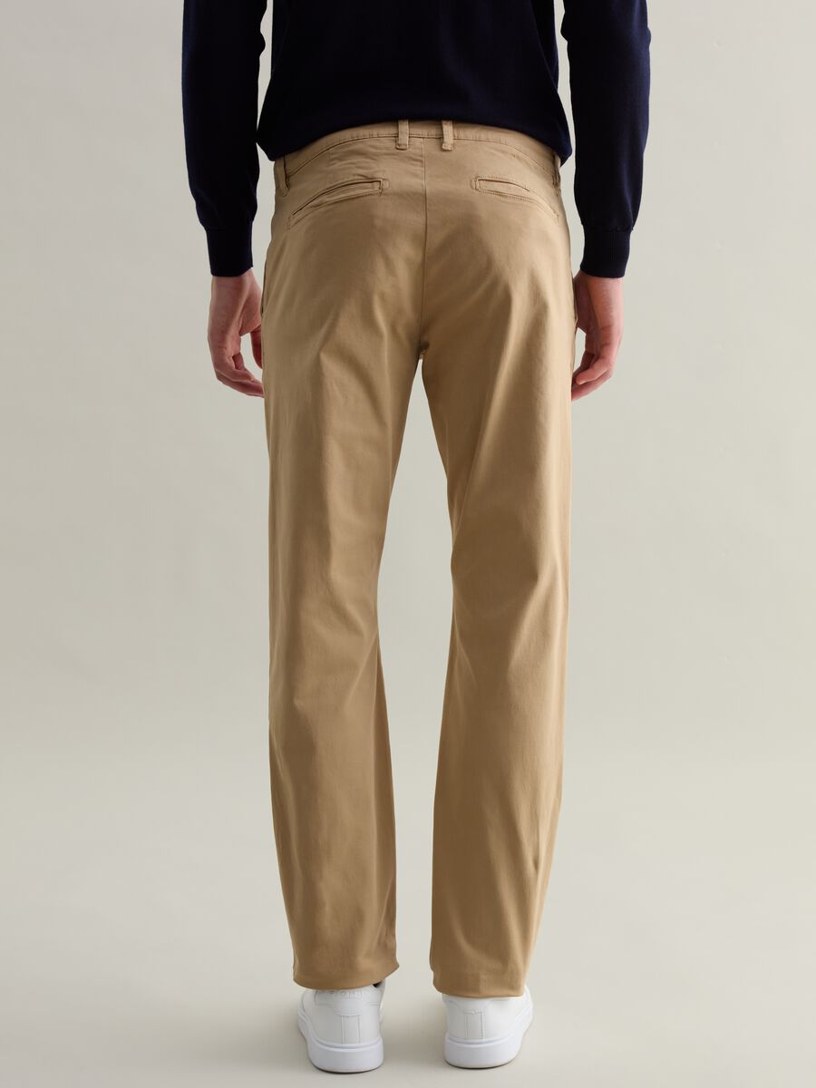 Pantalone chino in cotone stretch_3