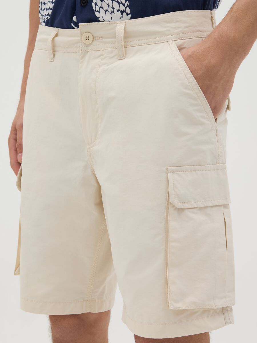 Shorts da uomo in misto cotone beige regular fit_2