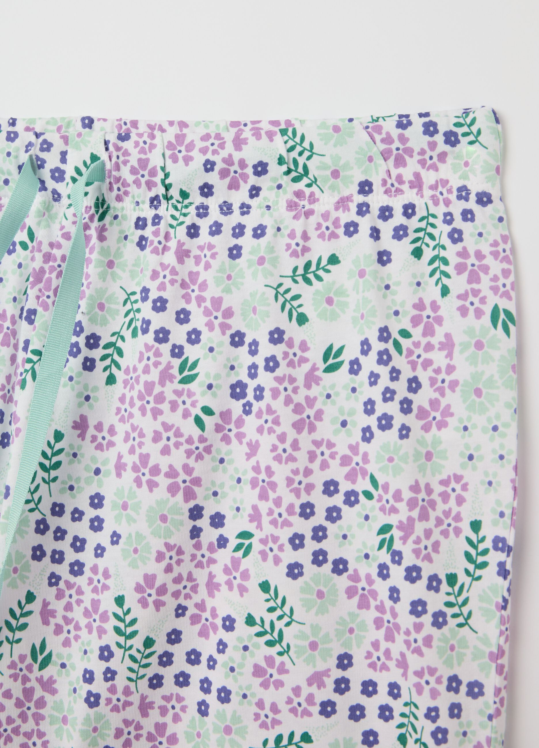 Short pyjama trousers in white cotton with small flowers print