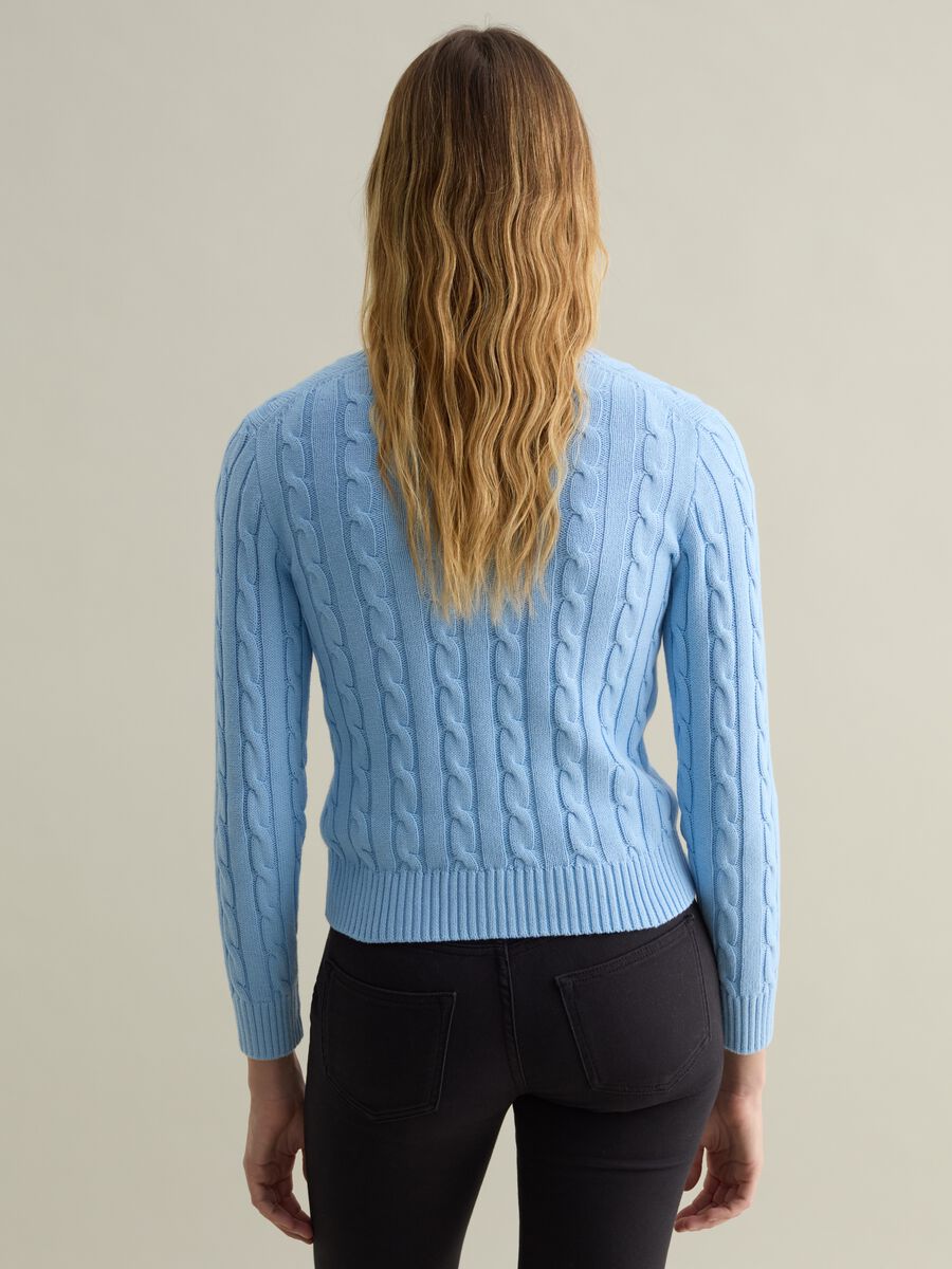 Cable-knit pullover with V neck_2