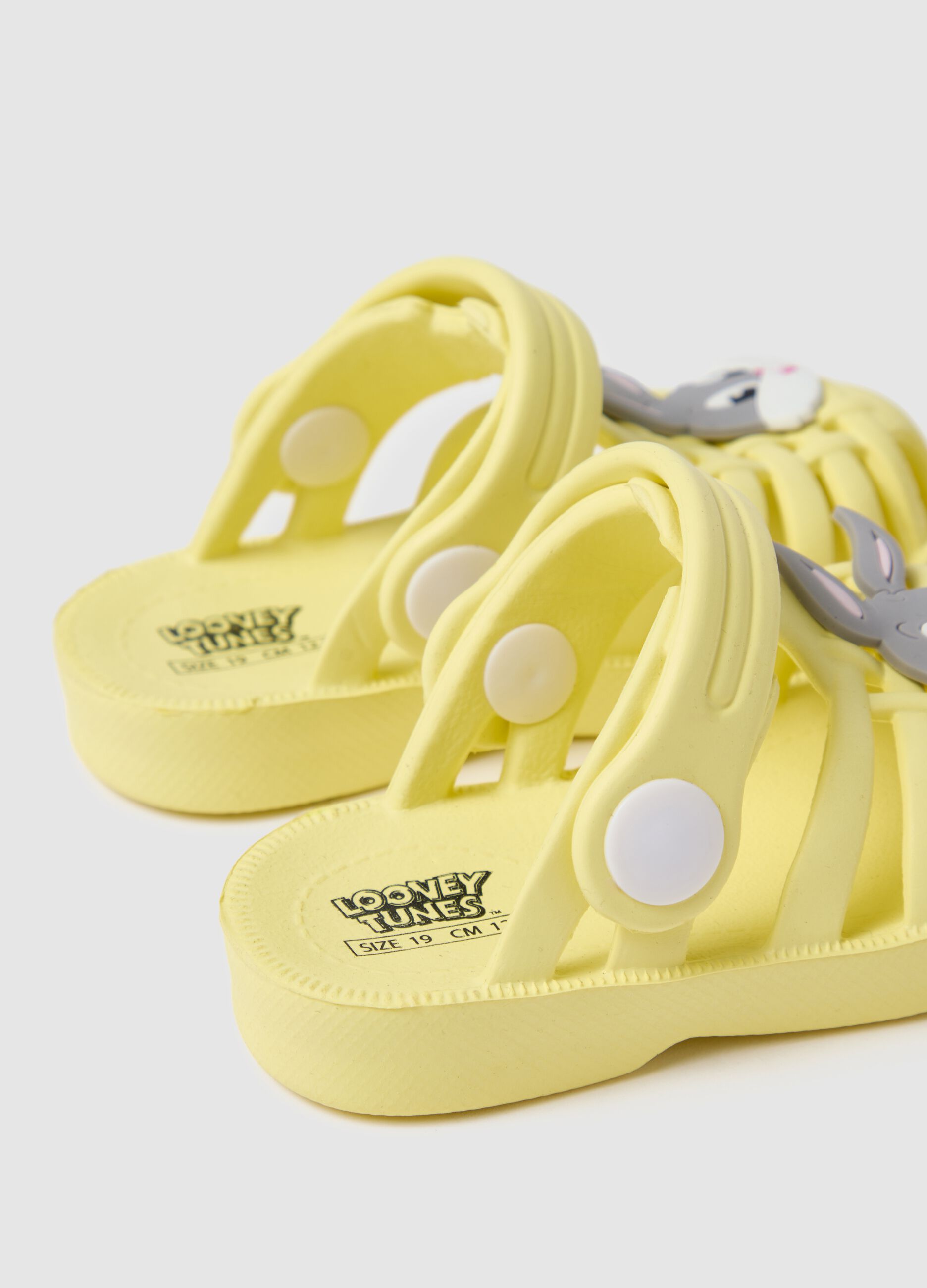 Sandali da bambino in misto materiali gialli con design chiuso