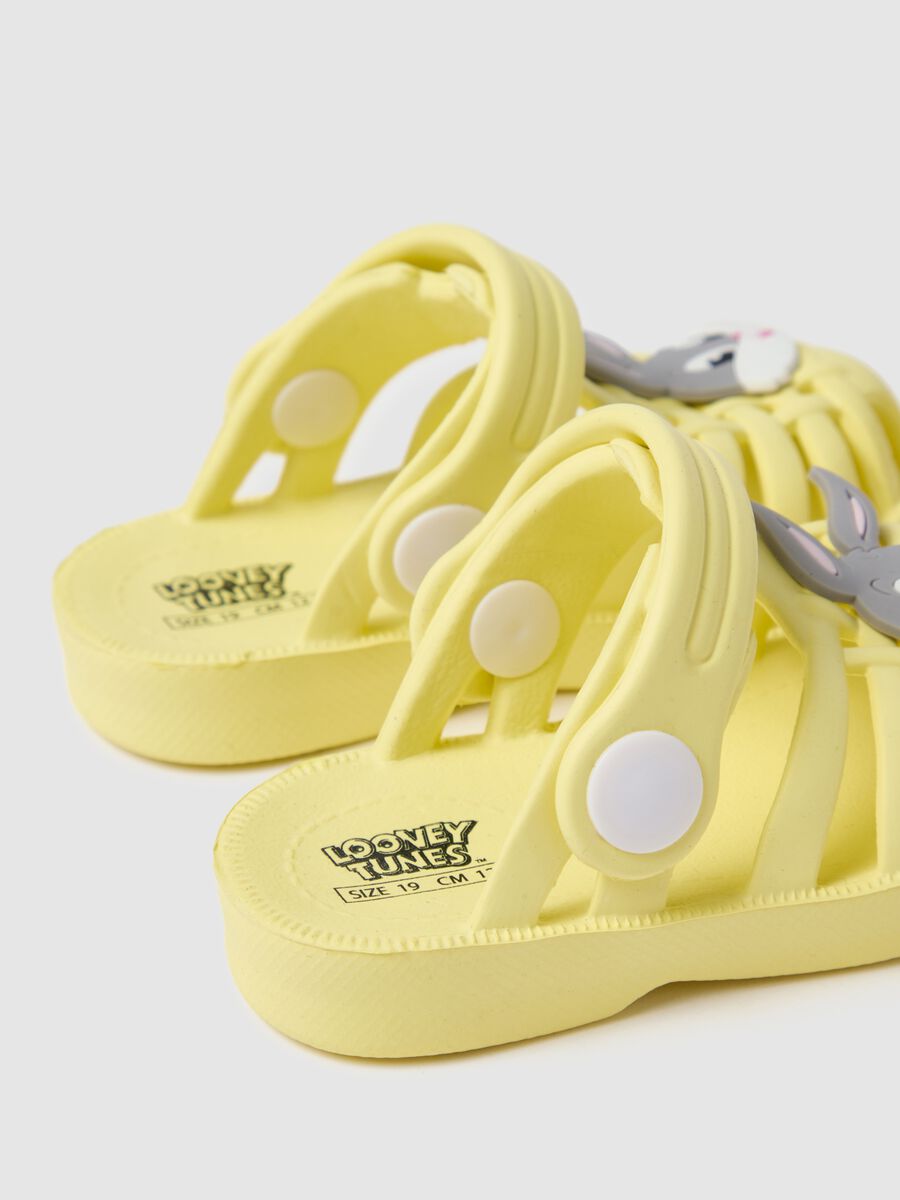 Boys’ sandals in yellow mixed materials with closed toe design_2