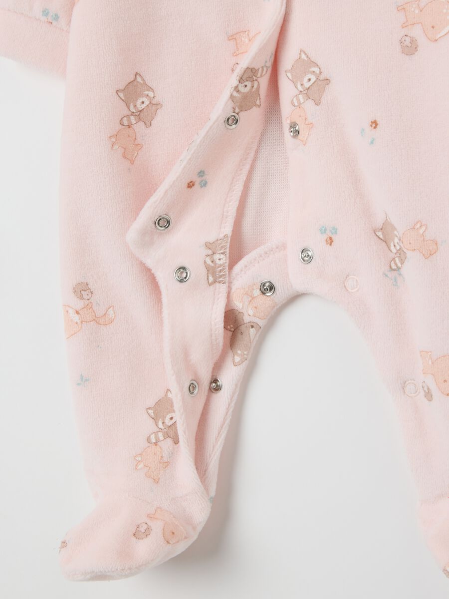 Two-pack pink cotton baby bodysuits with snap closure_3