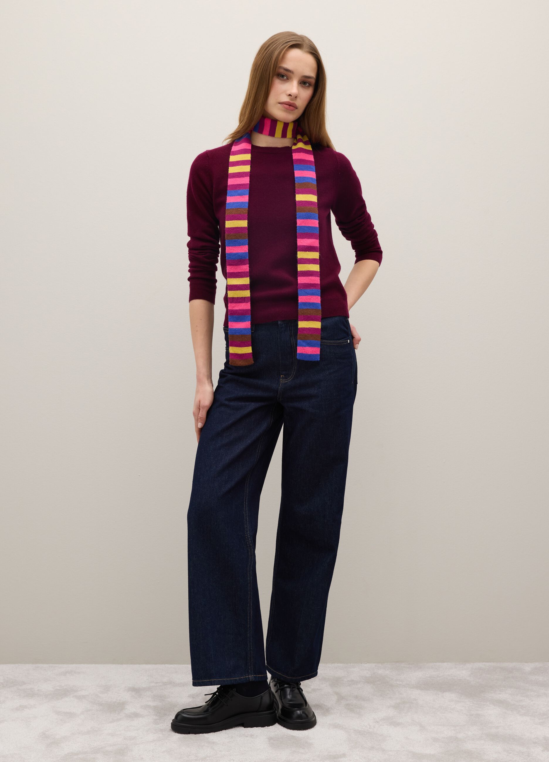 Red crew neck sweater in pure cashmere regular fit