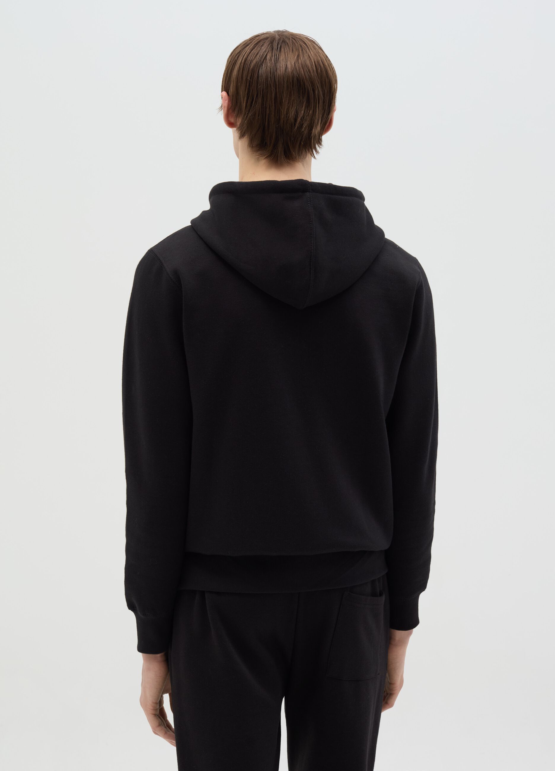 Essential full-zip sweatshirt with hood