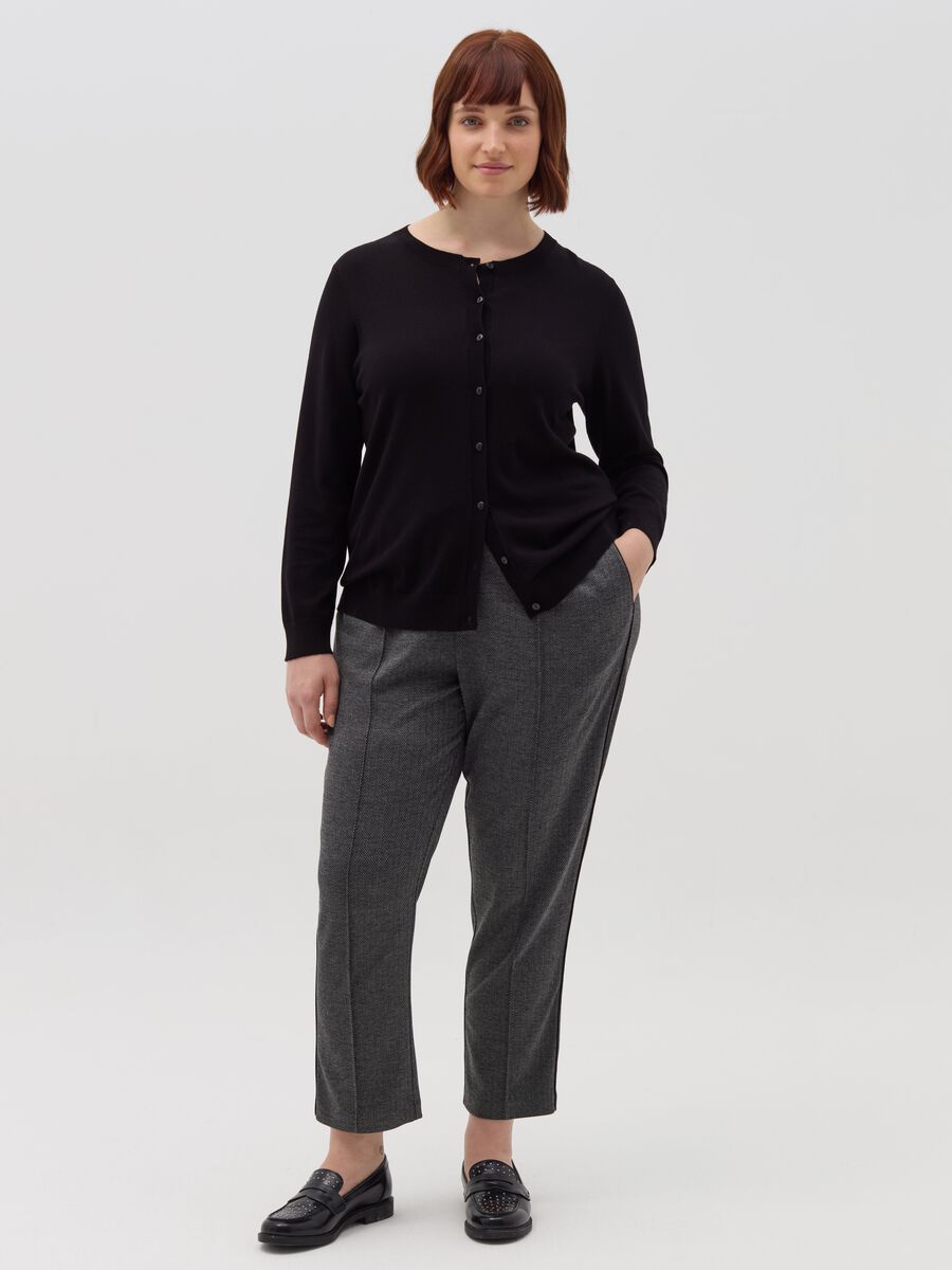 Curvy cardigan with round neckline_1
