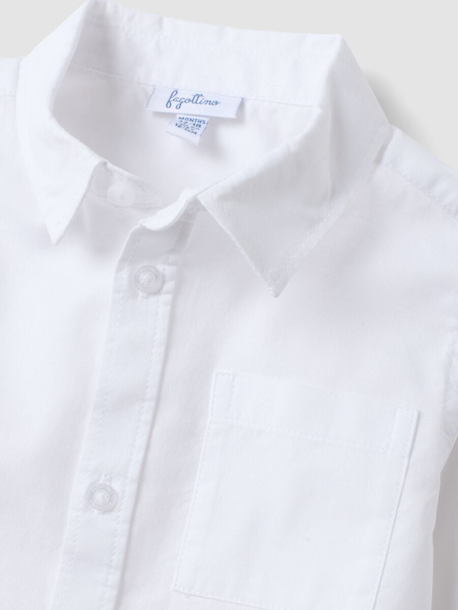 White pure cotton shirt with classic collar and chest pocket for baby boy_2