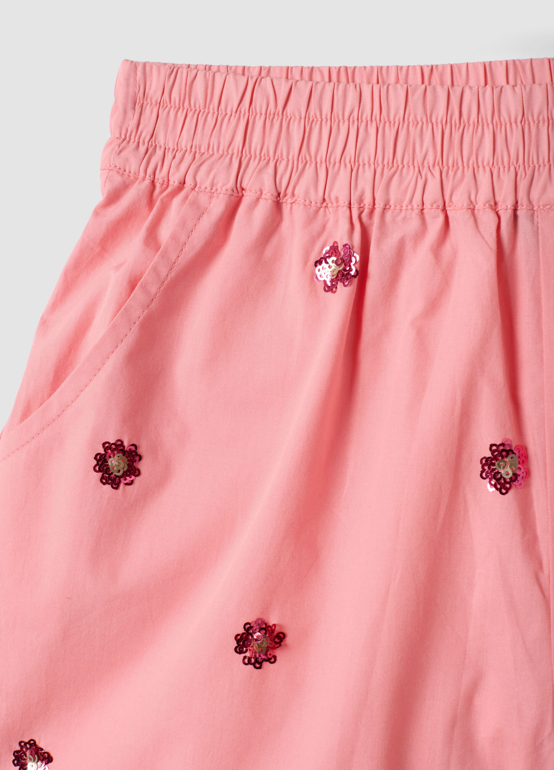Pink pure cotton shorts with floral sequins