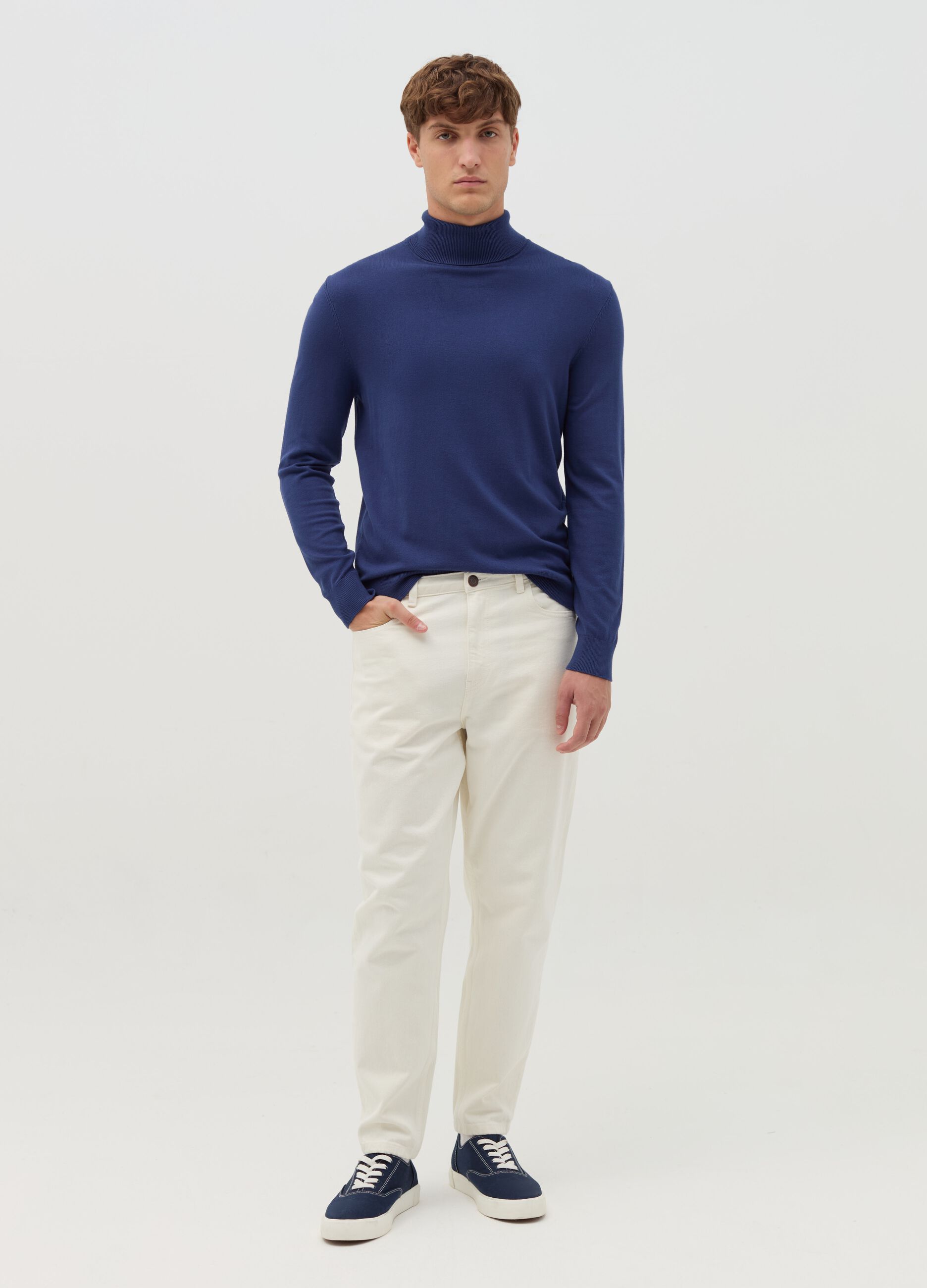 Pullover with high neck