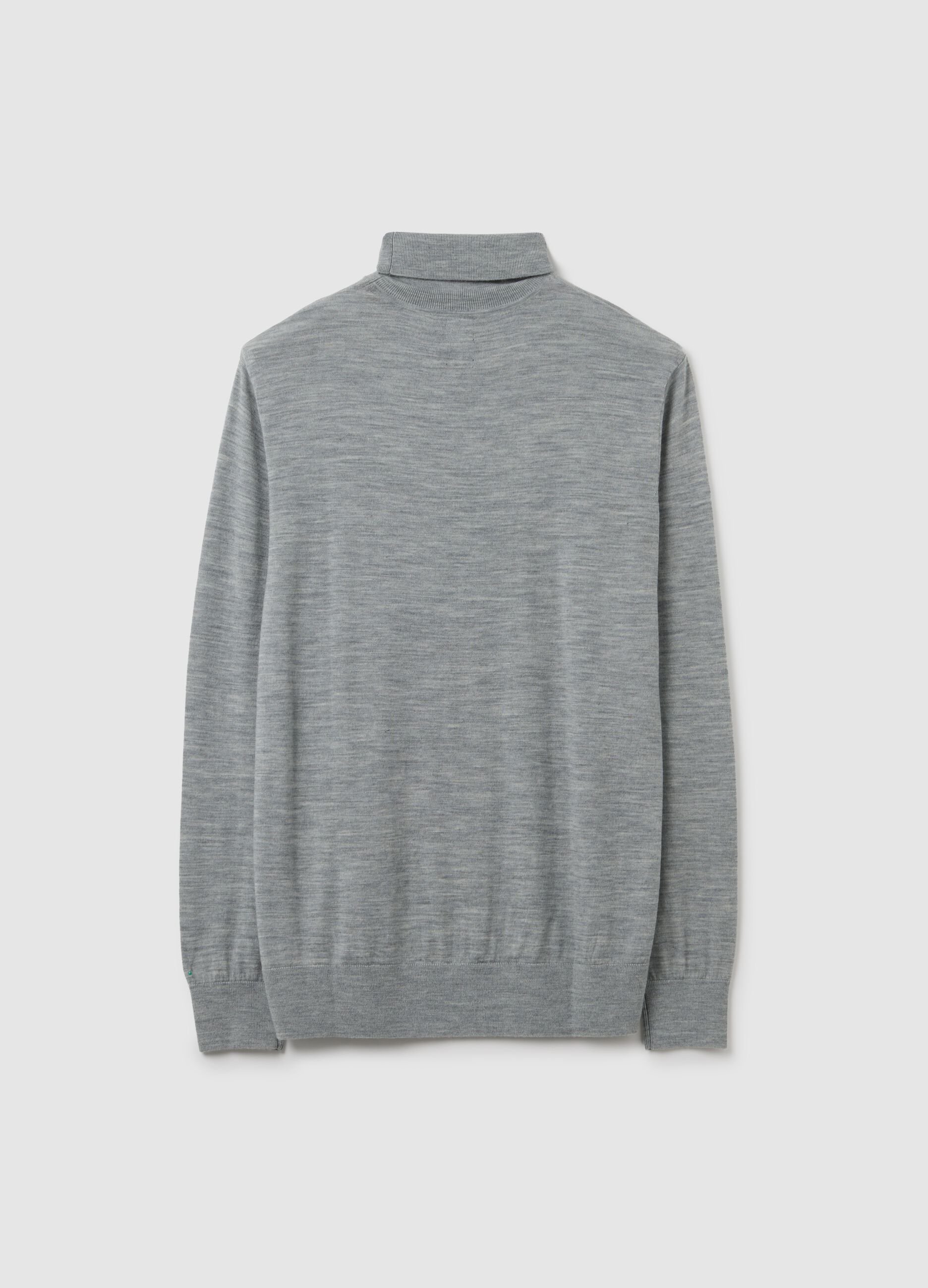 Turtle-neck Merino wool pullover