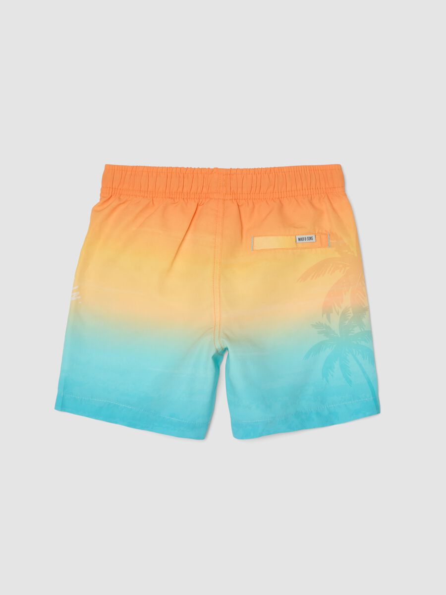 Boxer da mare multicolor sfumato da bambino con stampa tropicale_1