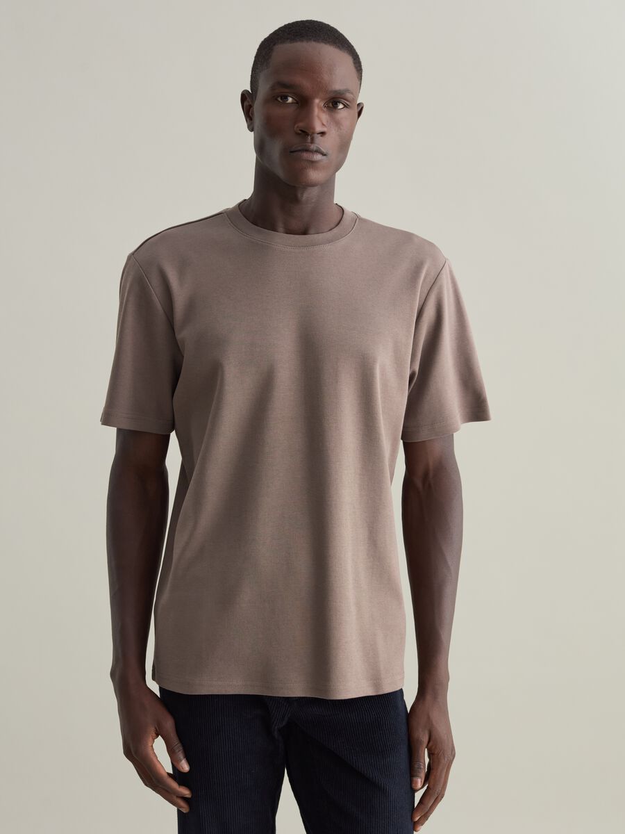 Contemporary T-shirt in cotton with round neck_0