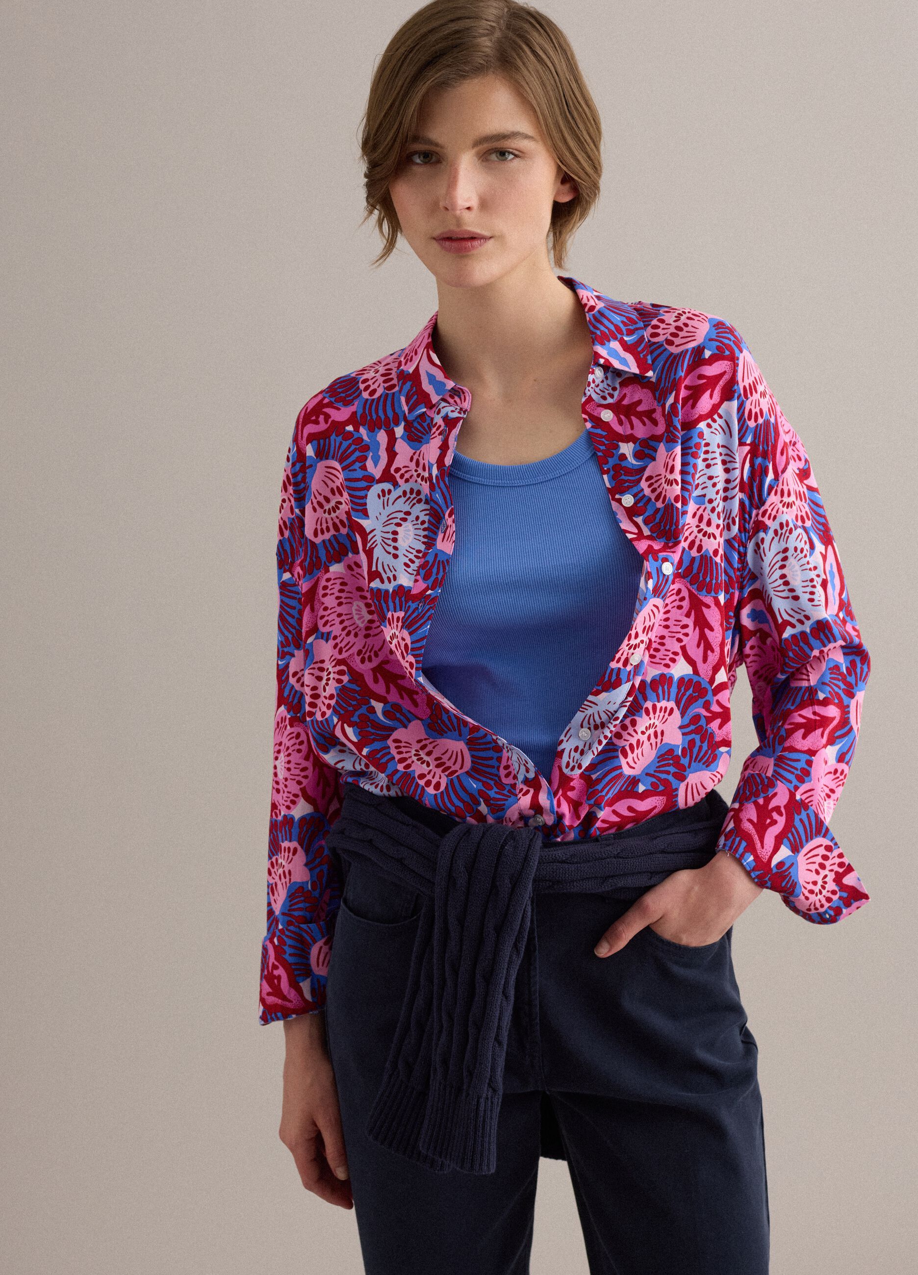 Camicia multicolor a maniche corte in pura viscosa