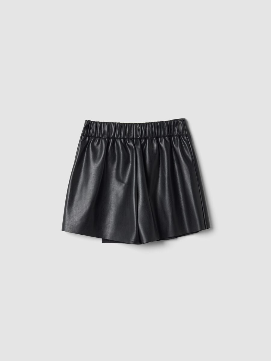 Shorts neri con pieghe_5