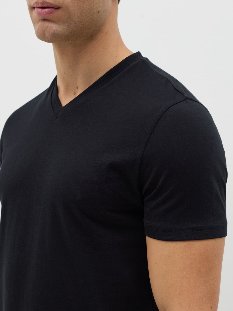T-shirt intima in cotone bio con scollo a V _1