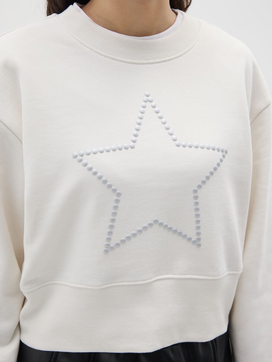 Felpa bianca da ragazza in puro cotone regular fit con stella ricamata_2