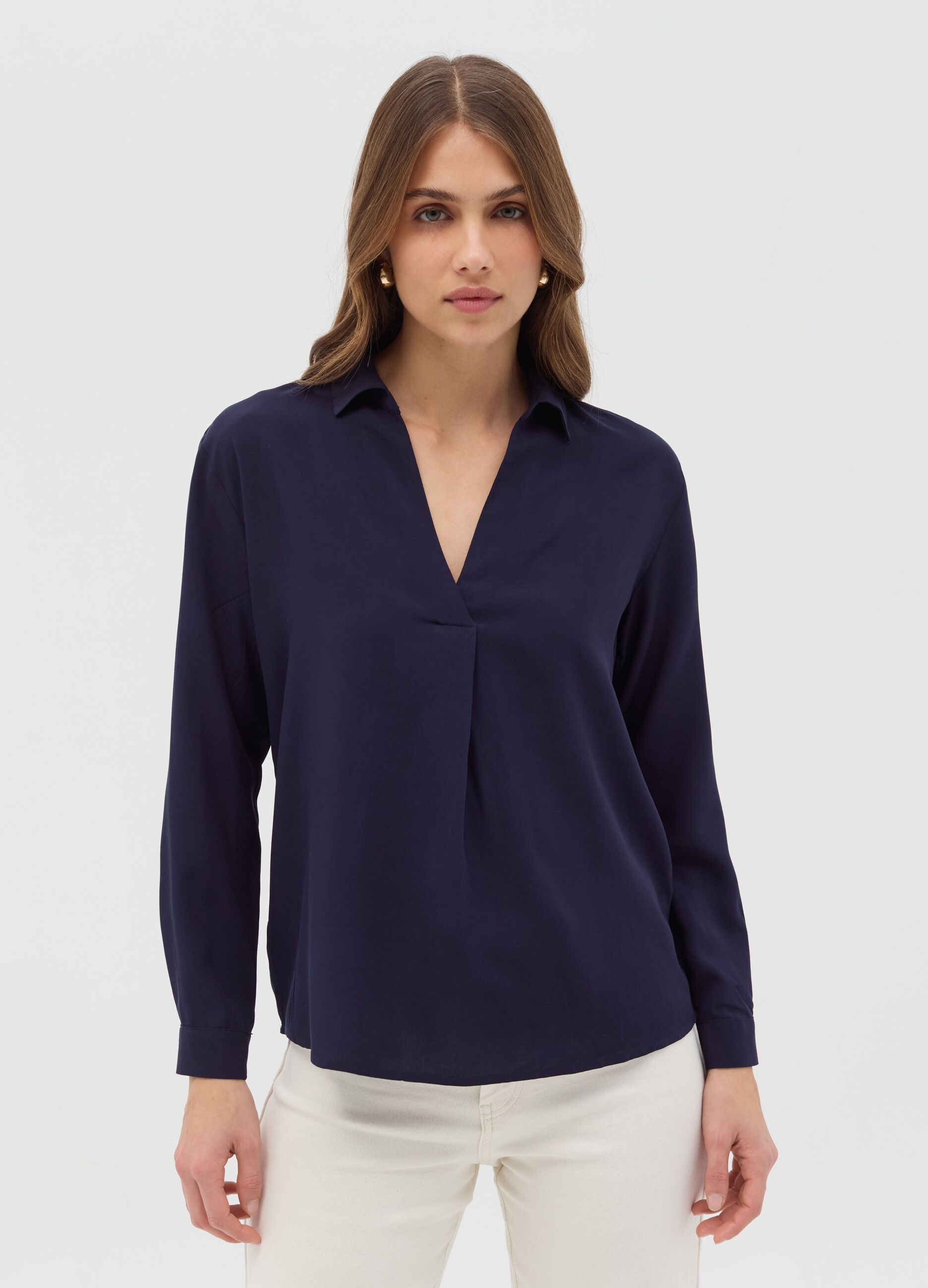 Viscose blouse with V neck