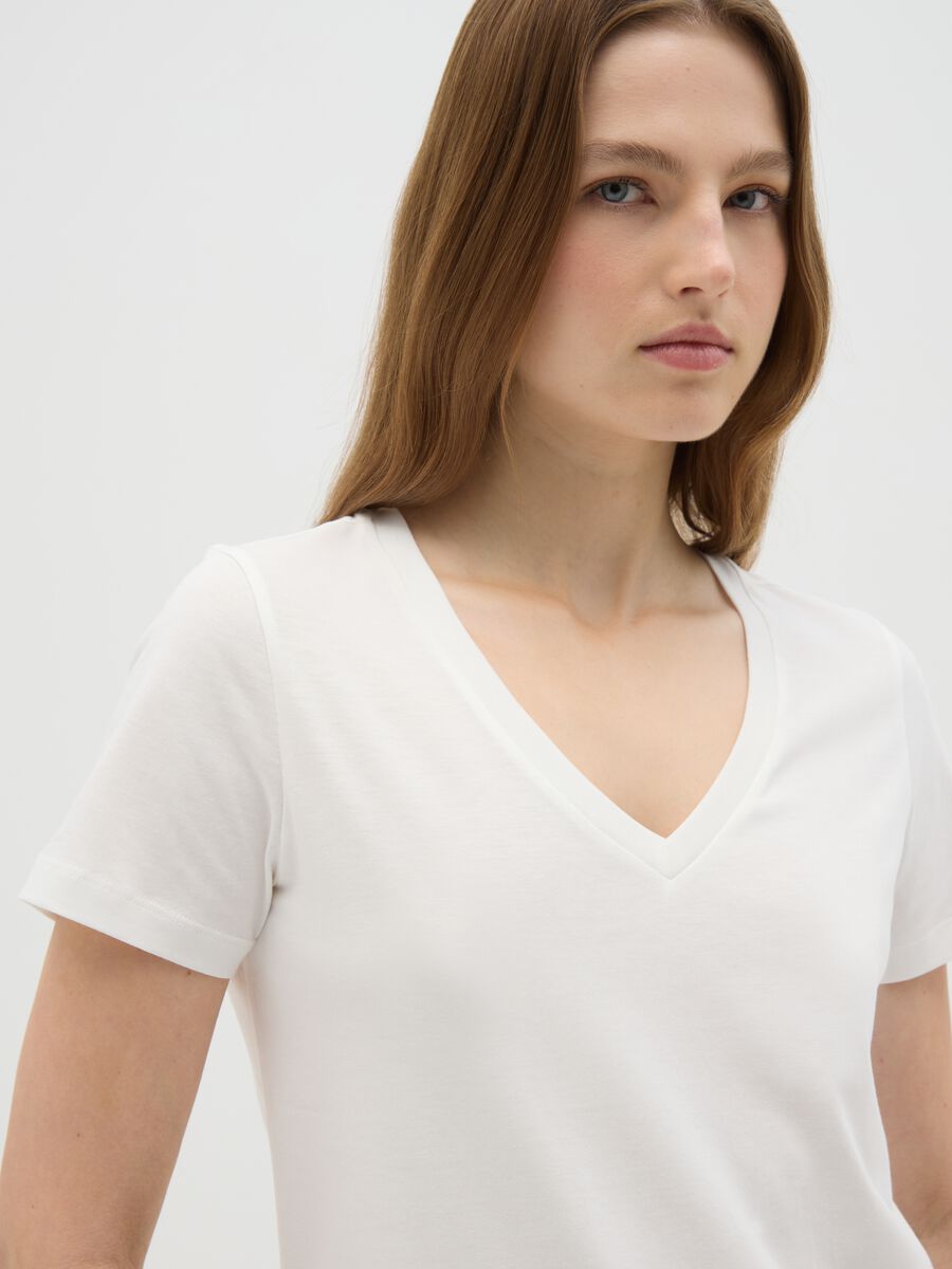 Women’s white regular-fit T-shirt in 100% cotton with round neck_2