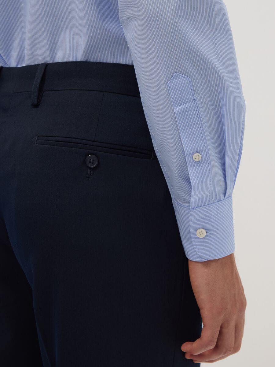 Camicia azzurra in misto cotone a righe sottili easy iron regular fit_2