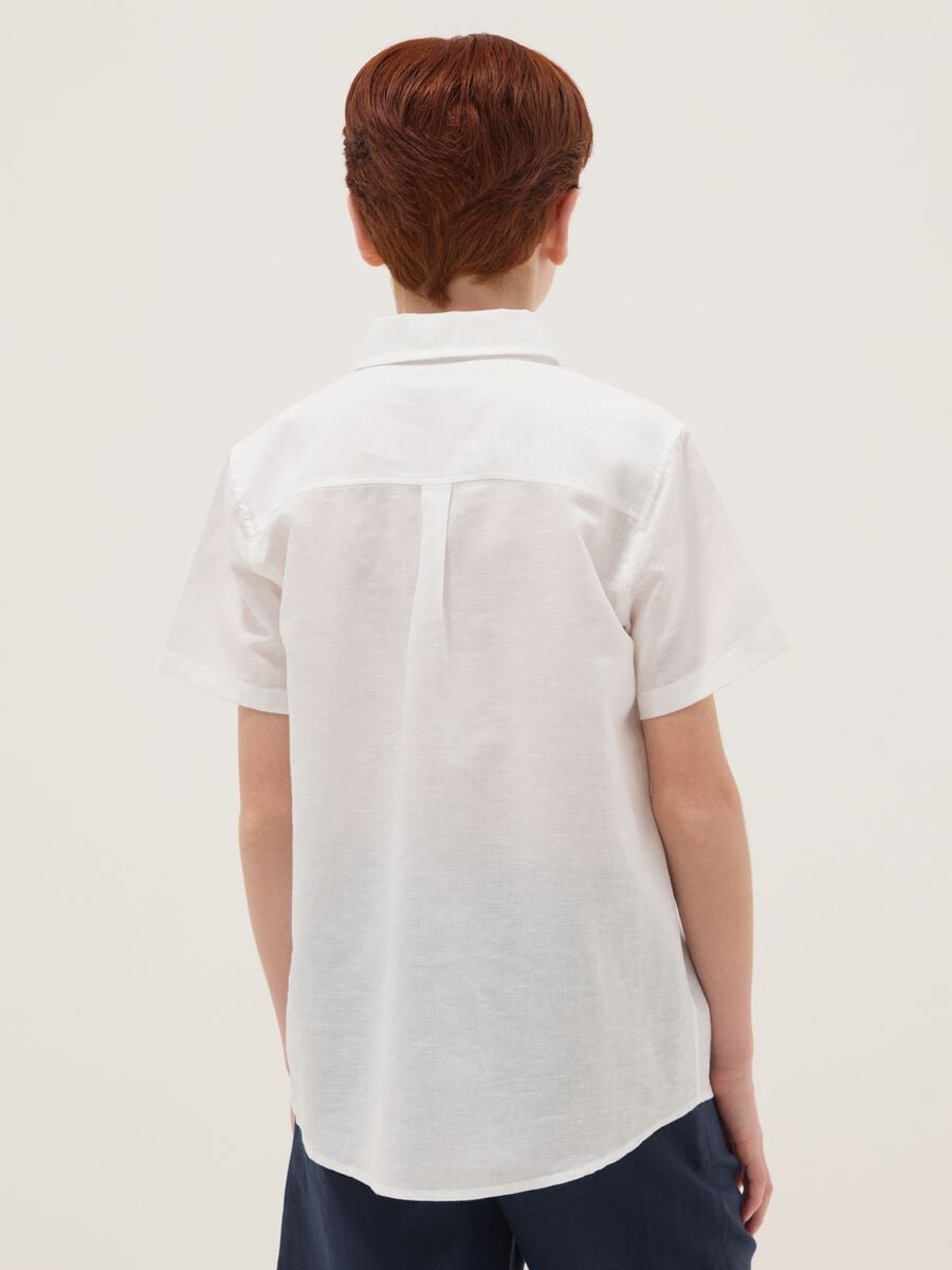 Camicia bianca in misto lino e cotone da ragazzo regular fit_1