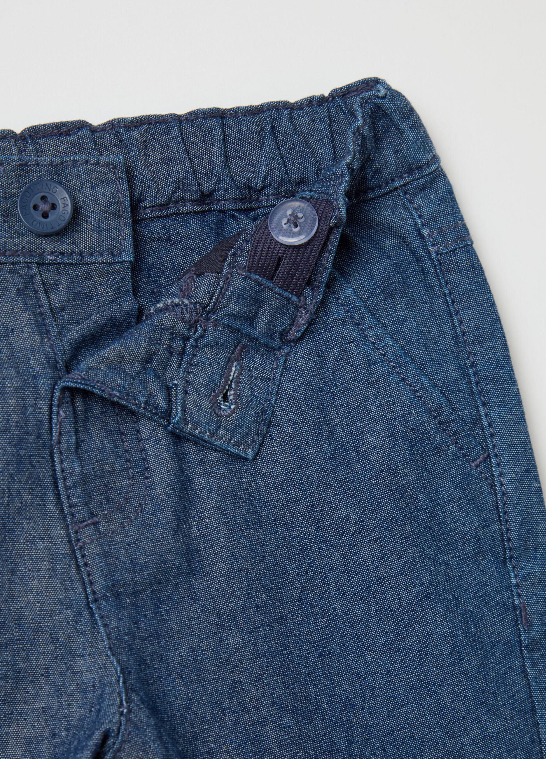 Cotton trousers with pockets