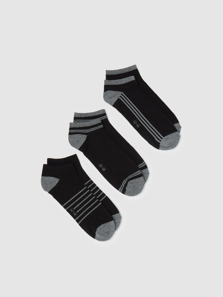 Three-pair pack black sports socks with striped details_0