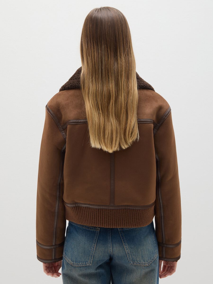 Giacca marrone con zip in tessuto elasticizzato_4