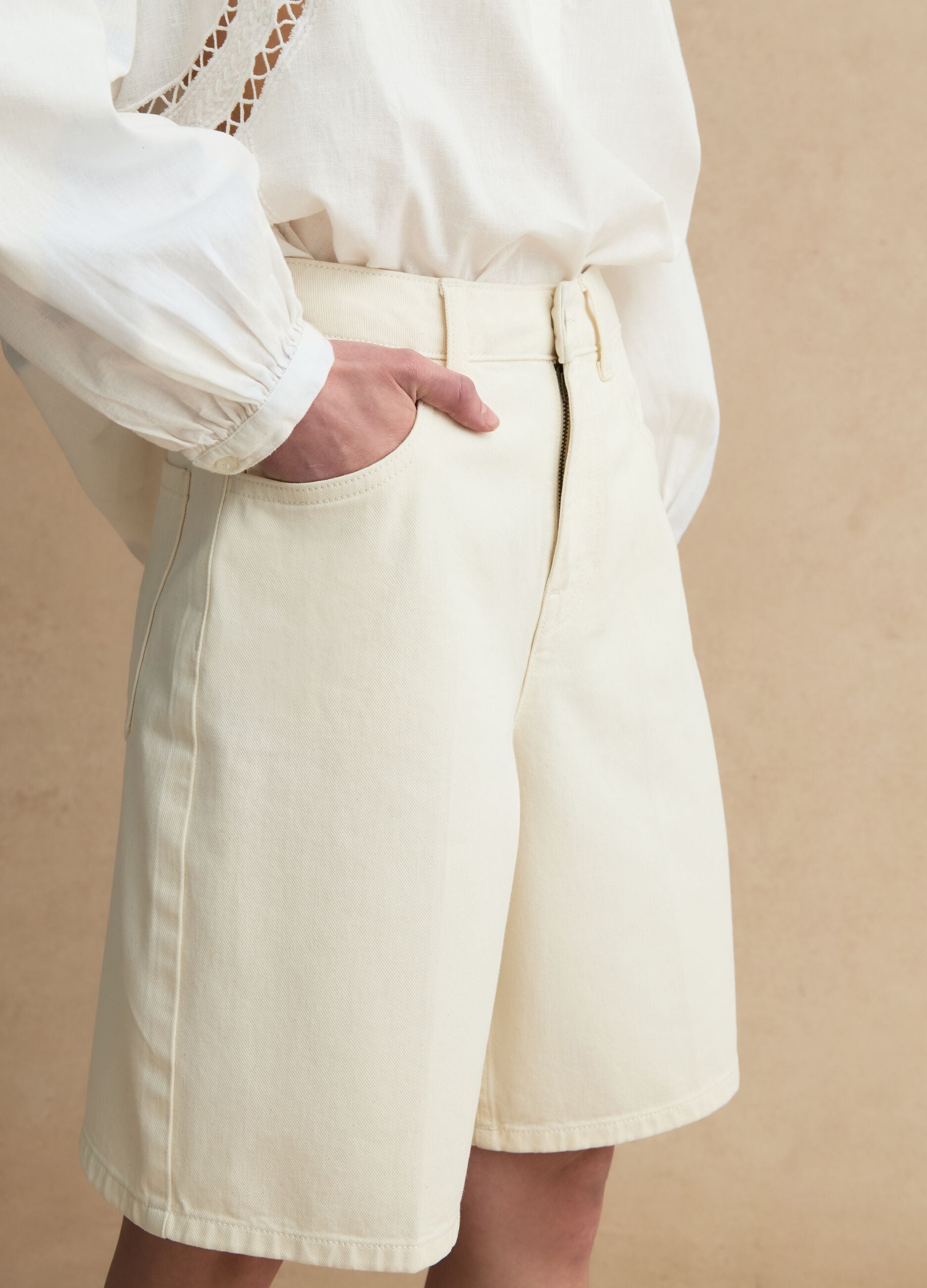 Shorts in puro cotone denim bianco wide leg