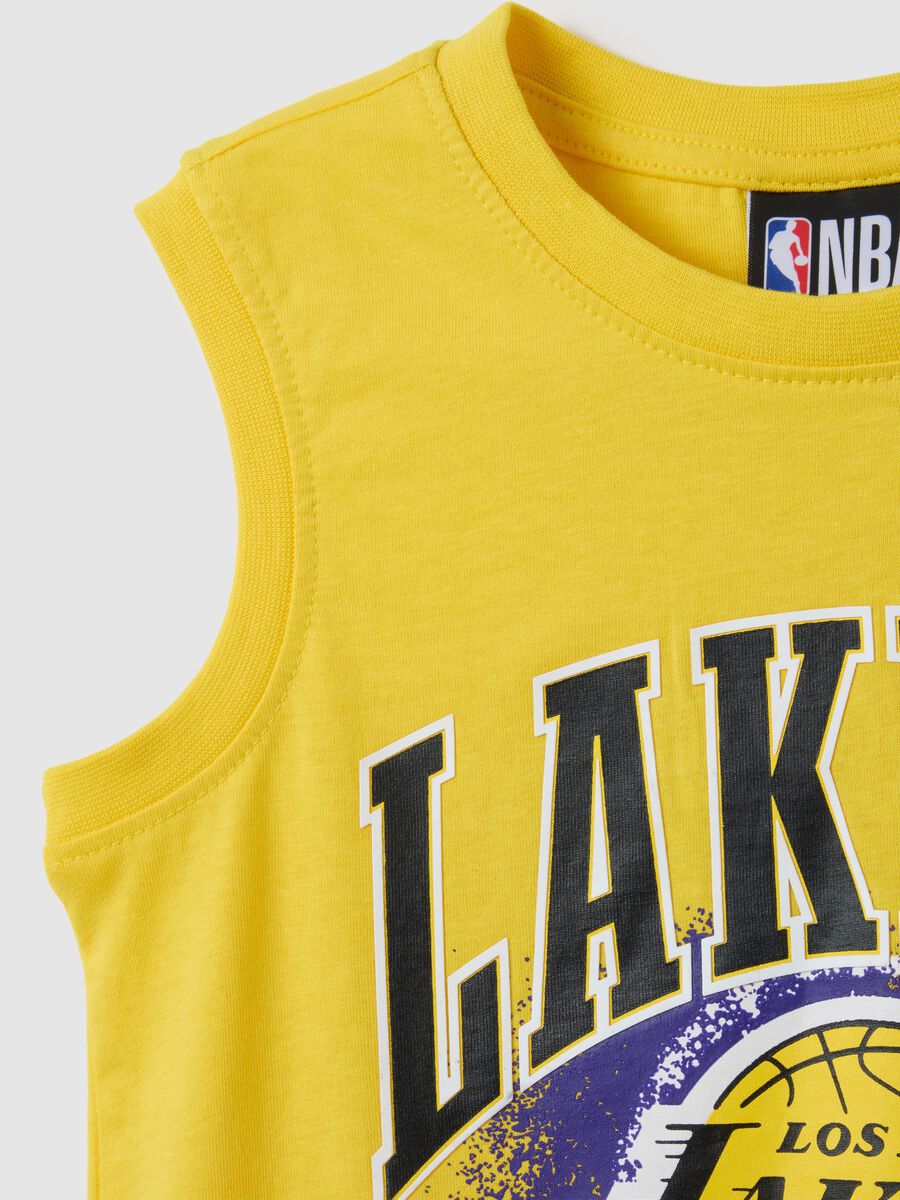 Canotta da bambino in puro cotone gialla regular fit con stampa Los Angeles Lakers_2