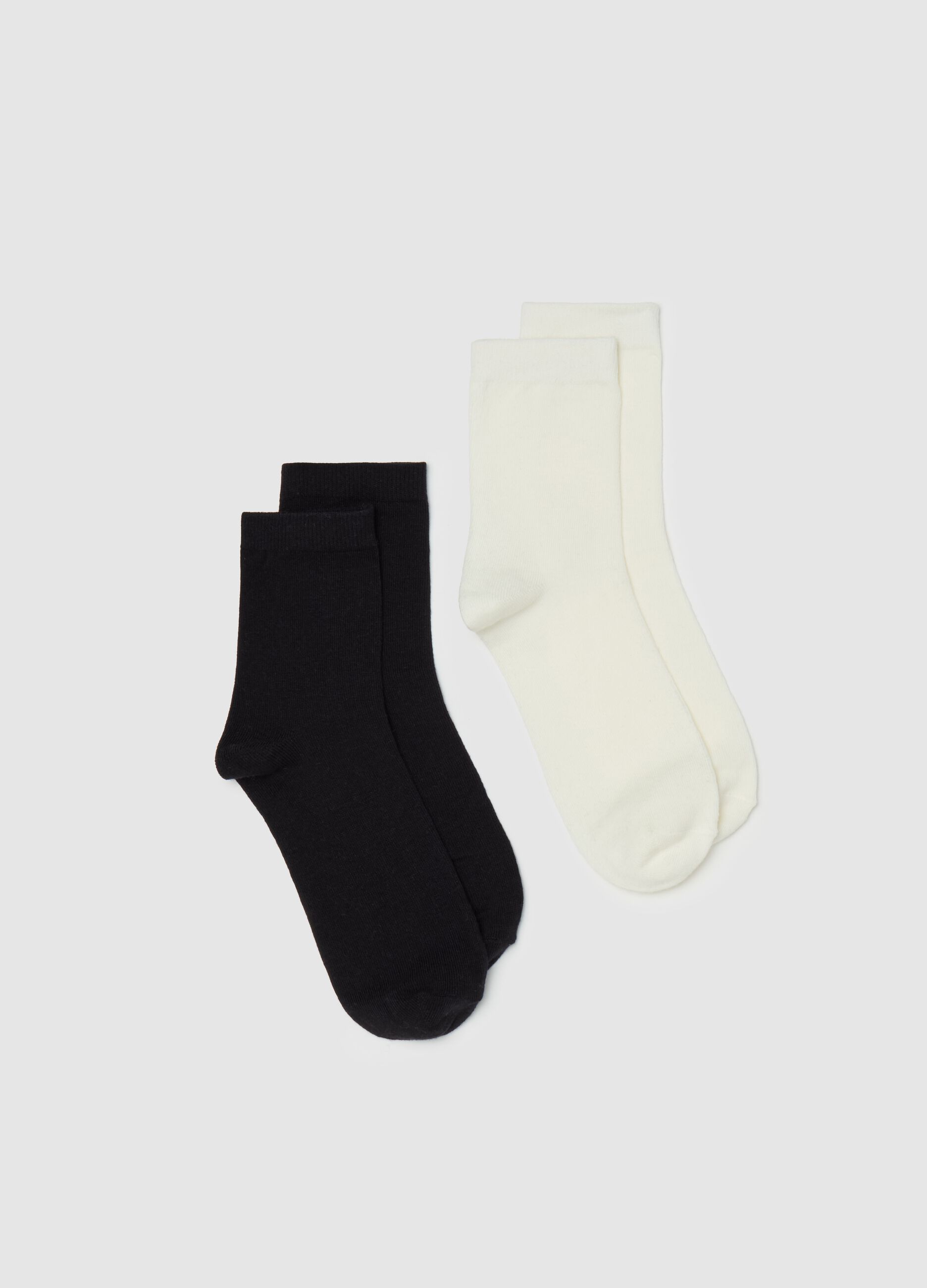 Two-pair pack short solid colour socks