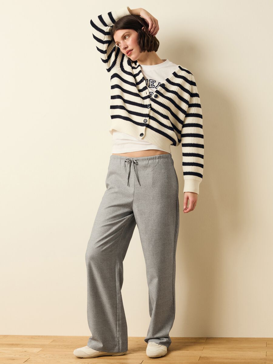 Jogger trousers with Prince of Wales pattern_0