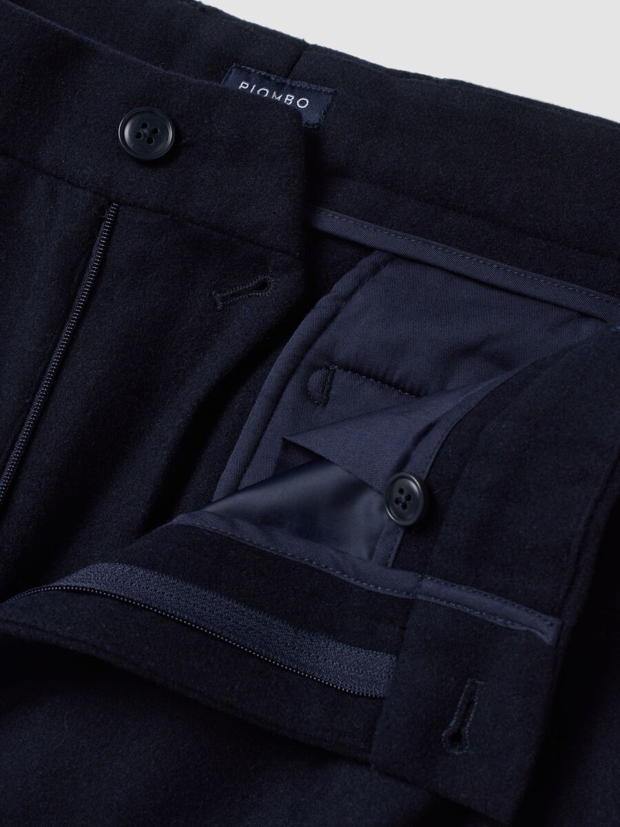Pantaloni formali blu navy in misto lana e viscosa carrot fit_1