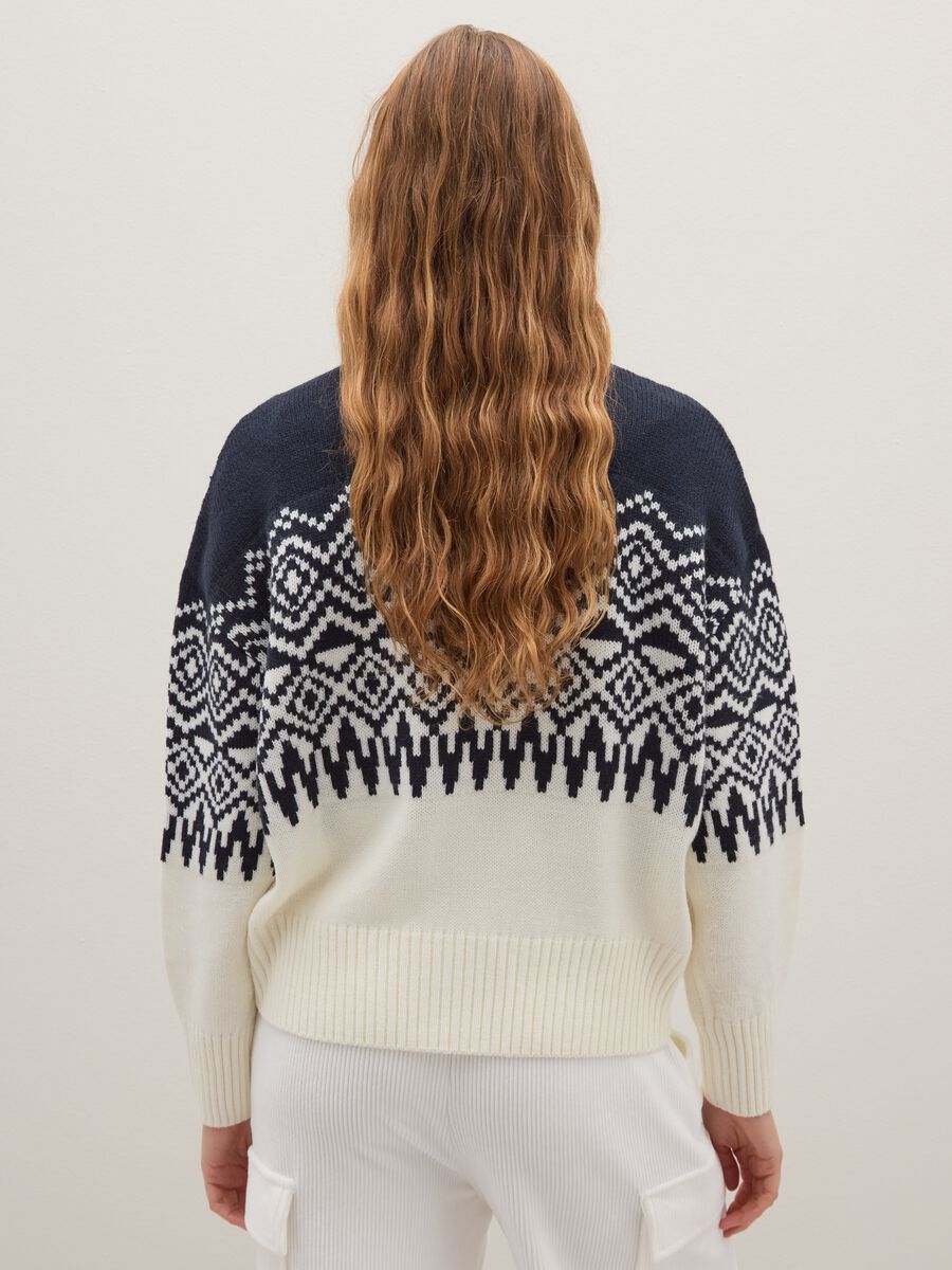 Black and white sweater with regular fit and high collar_3