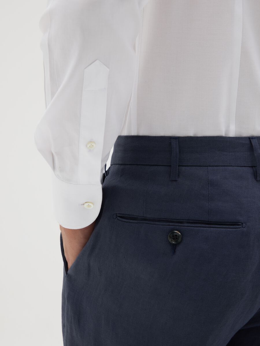 Men’s white slim-fit shirt in 100% cotton with cutaway collar_3
