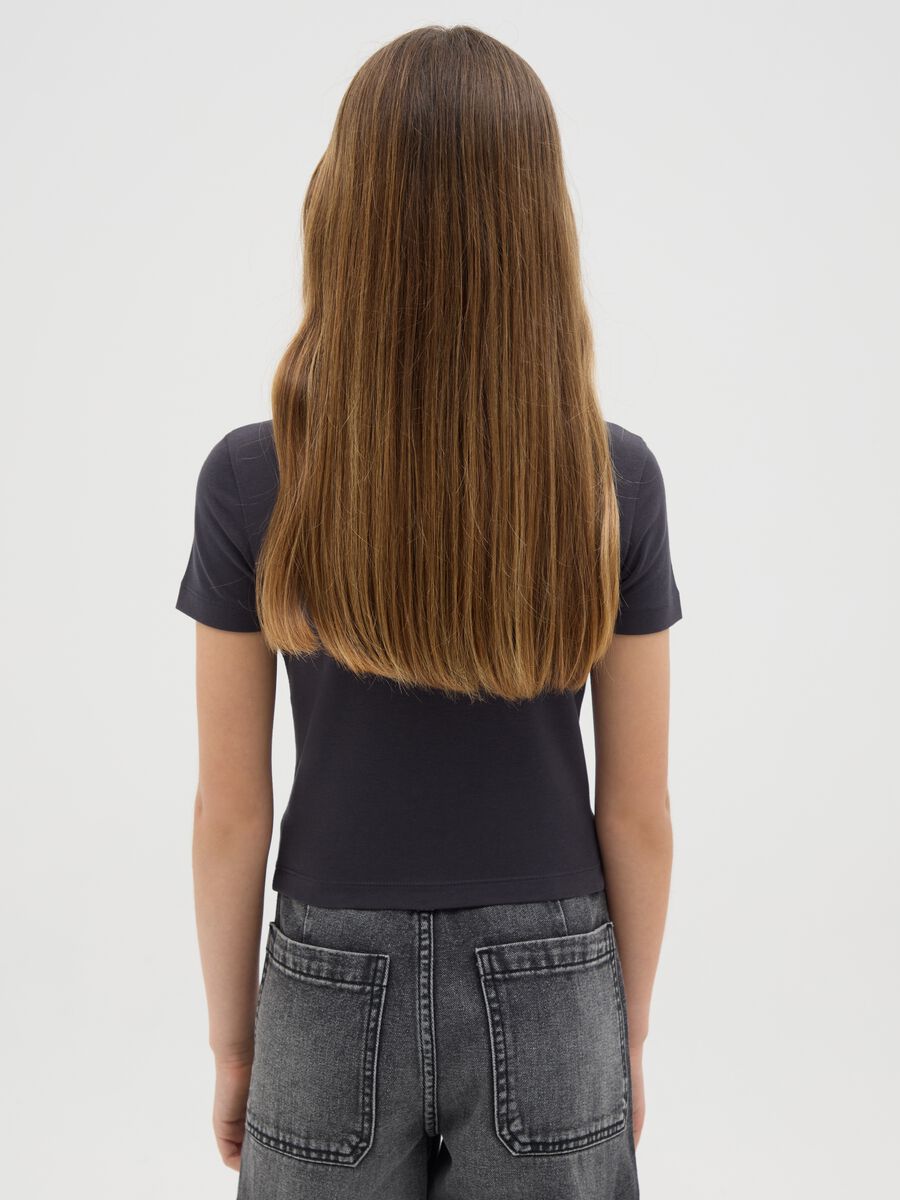 T-shirt da ragazza in cotone elasticizzato nero fitted_2