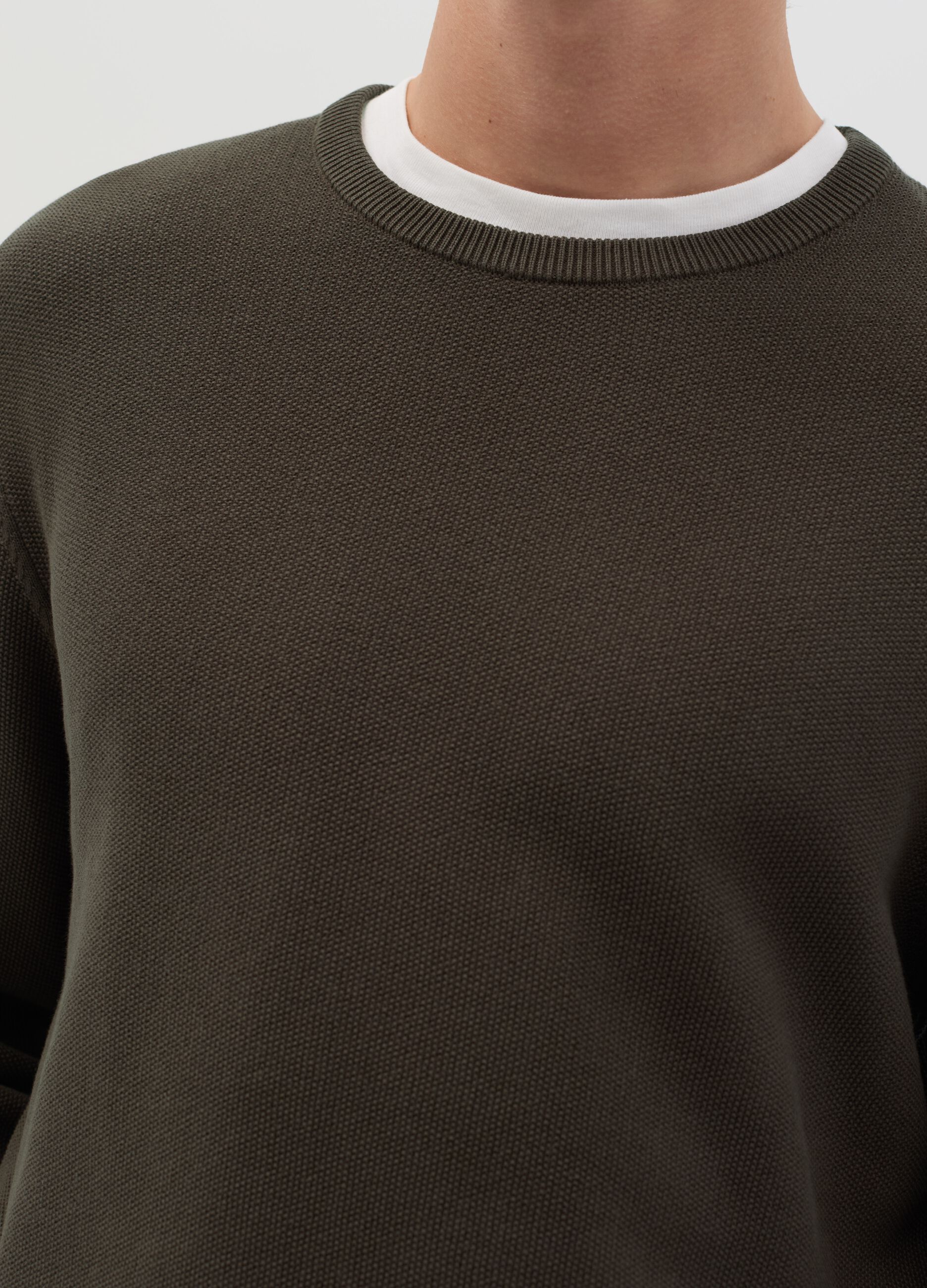 Cotton pullover with micro weave