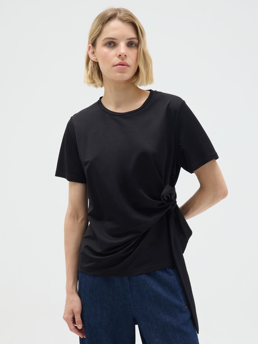 Black viscose blend fitted T-shirt with knot_0