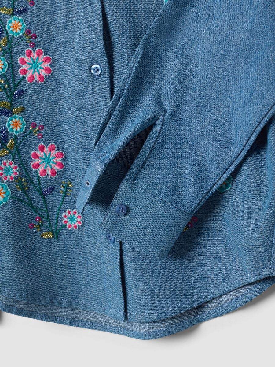 Camicia denim azzurra in puro cotone organico ricamata_1
