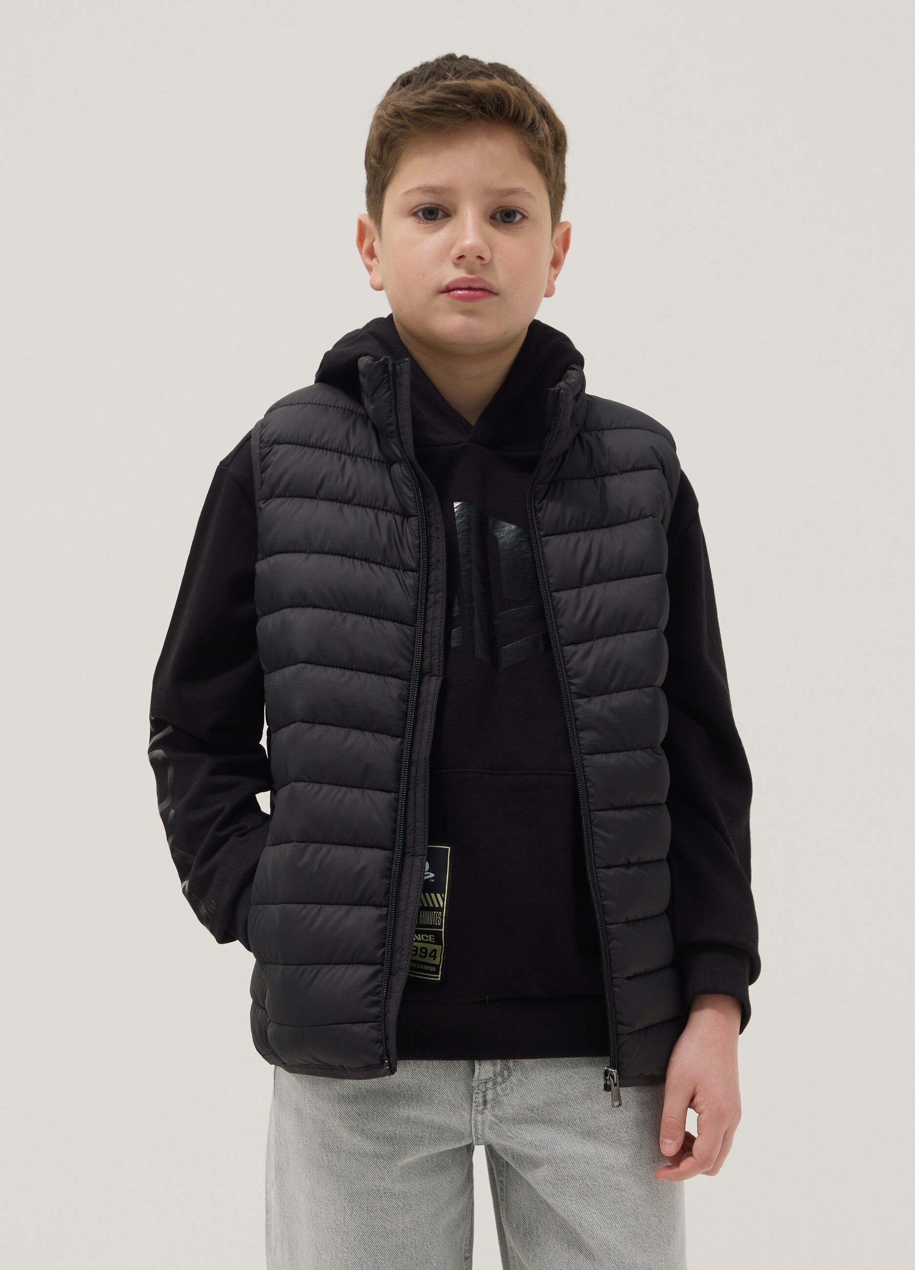 Gilet Ultralight imbottito nero da ragazzo regular fit con cappuccio