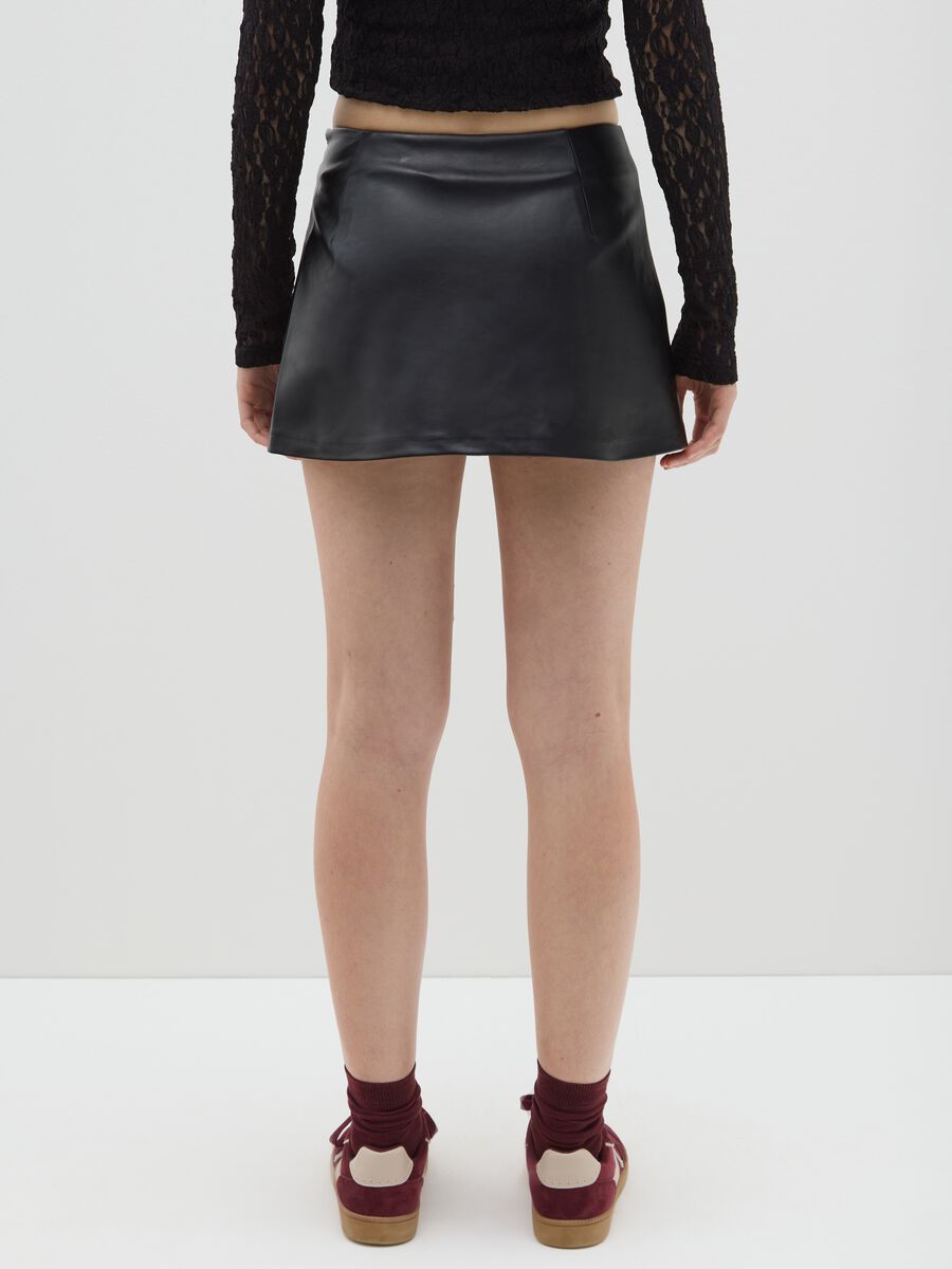 Black regular fit mini skirt with zip_3