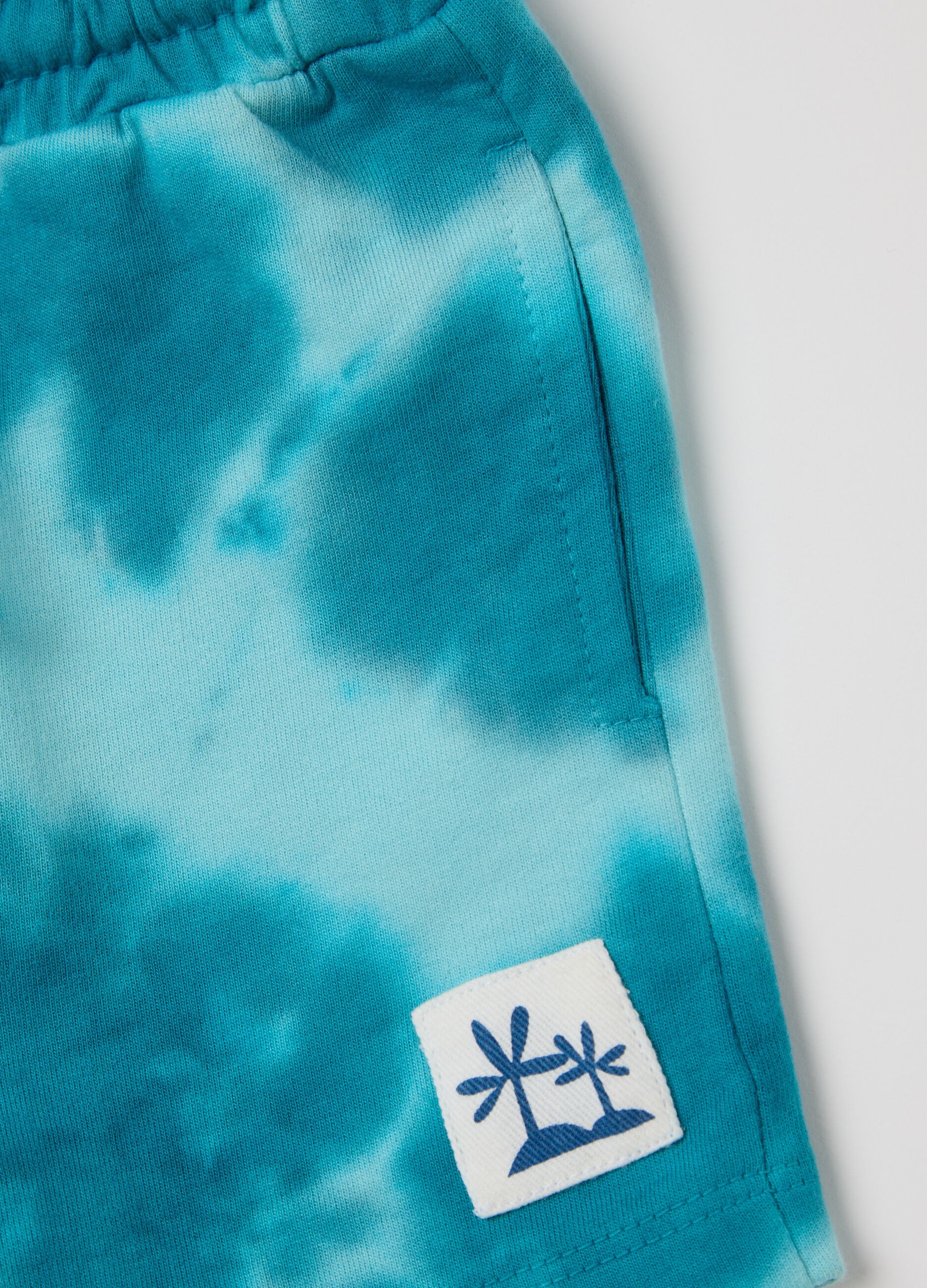 Light blue Bermuda joggers in tie-dye cotton with drawstring