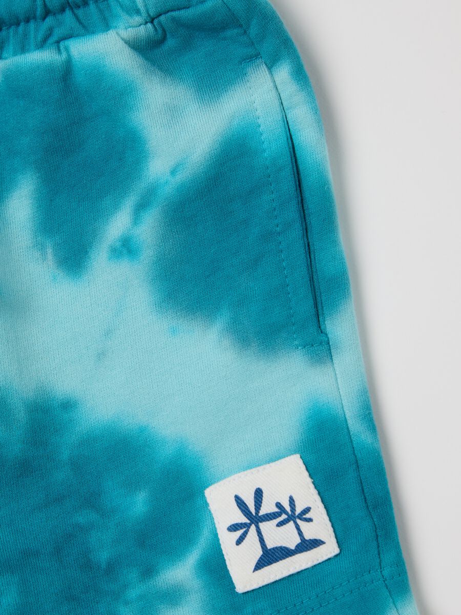 Light blue Bermuda joggers in tie-dye cotton with drawstring_3