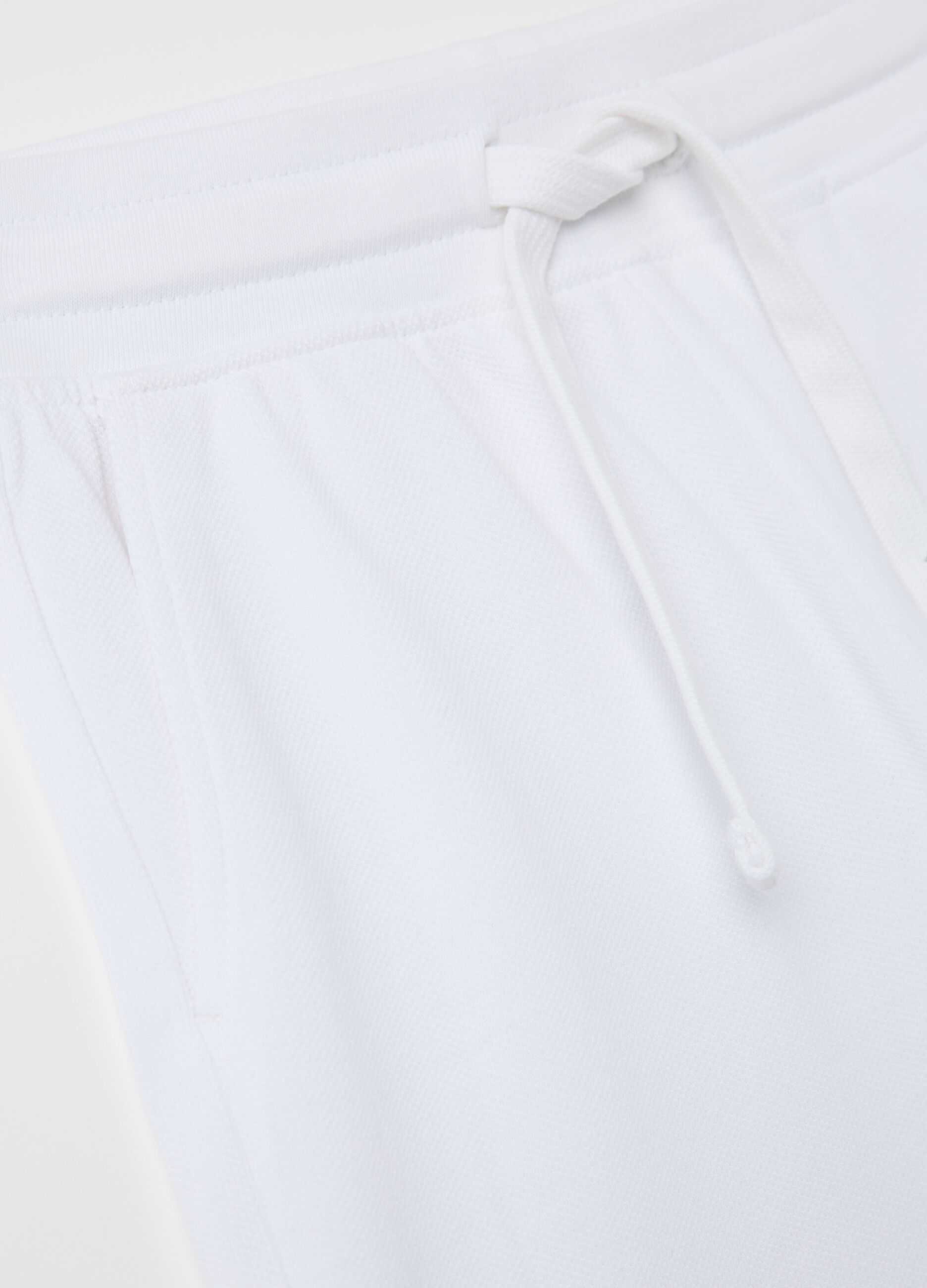 White shorts in cotton with drawstring