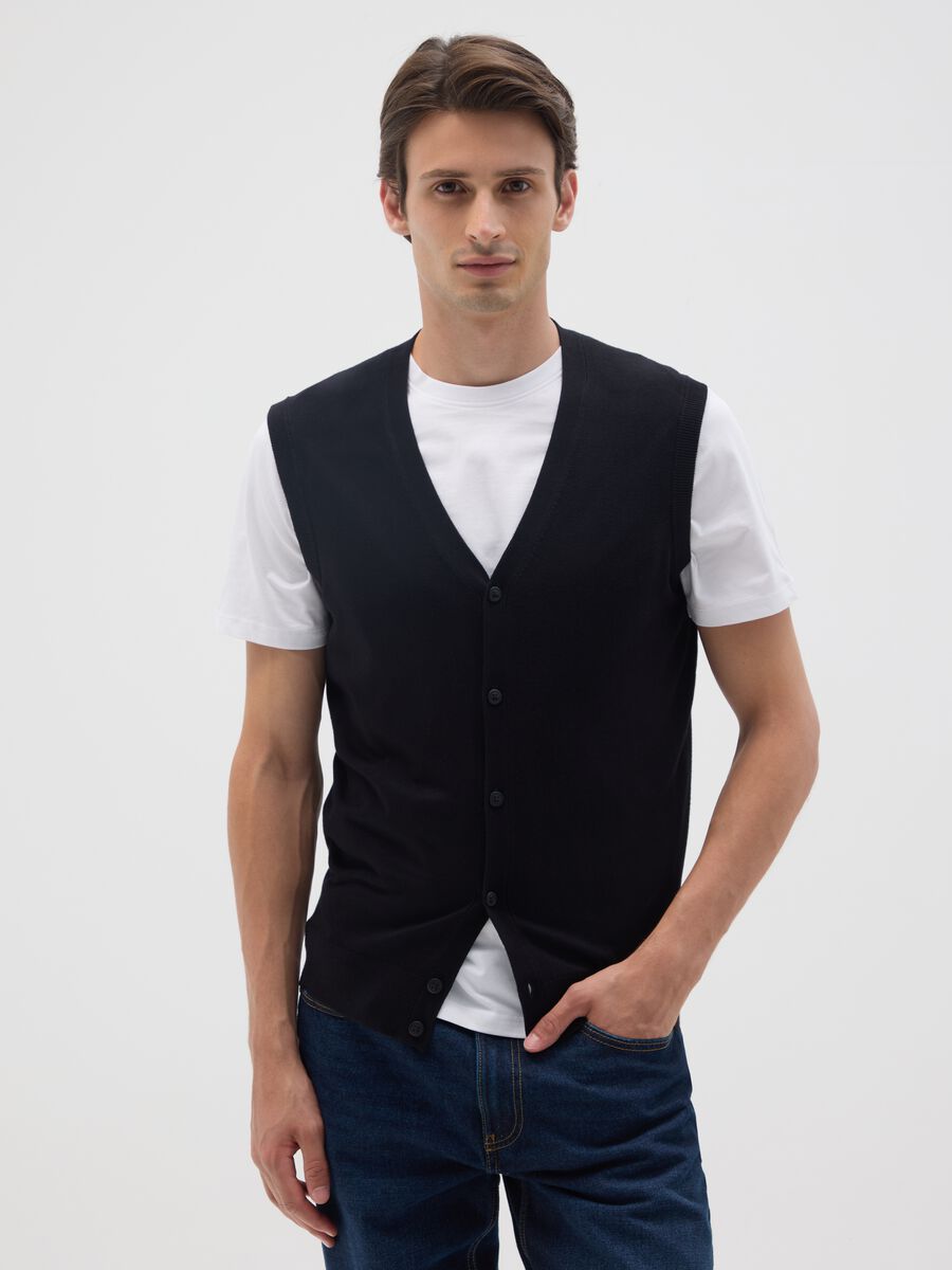 Black knitted waistcoat regular fit_0
