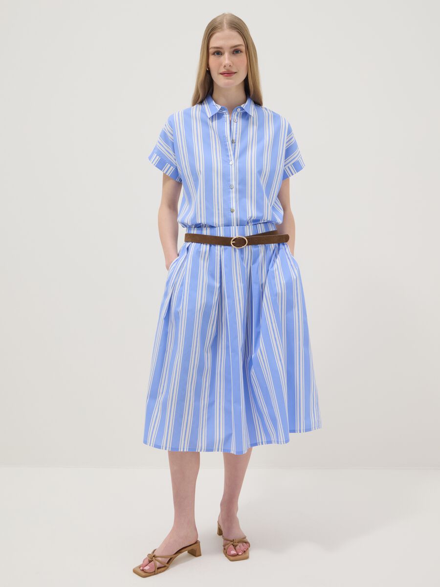 Gonna midi azzurra a righe in puro cotone_0