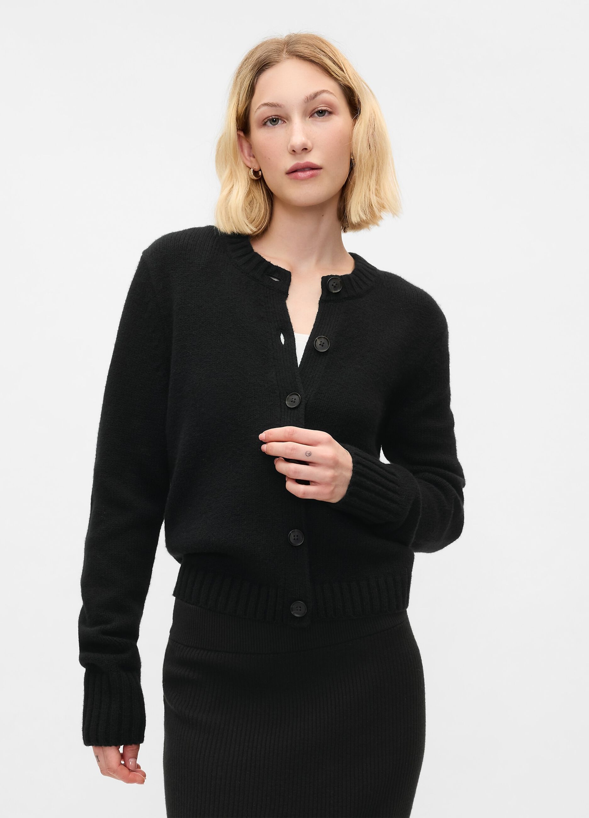 Cardigan with round neck and streaked buttons